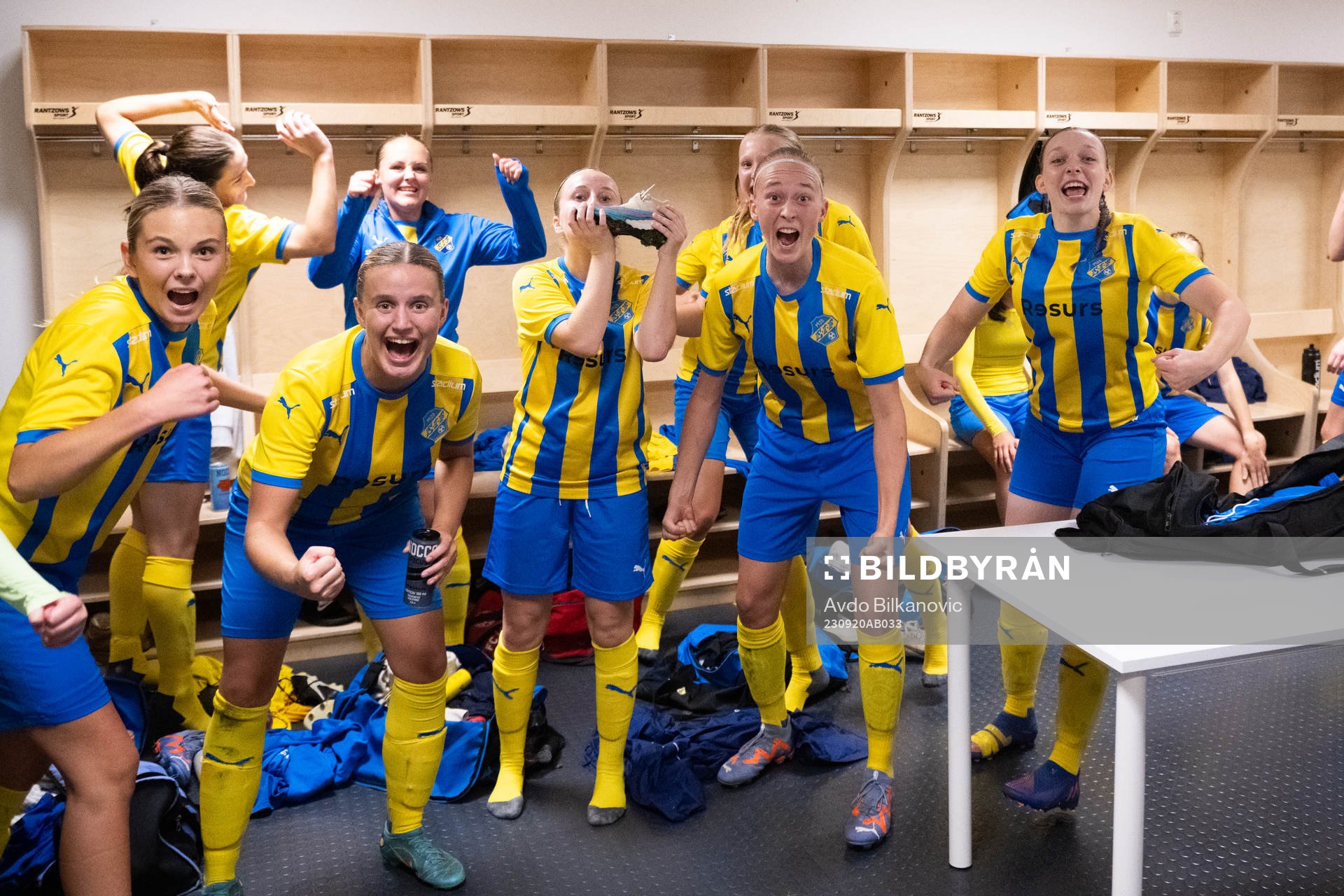 Eskilsminnes spelare jublar