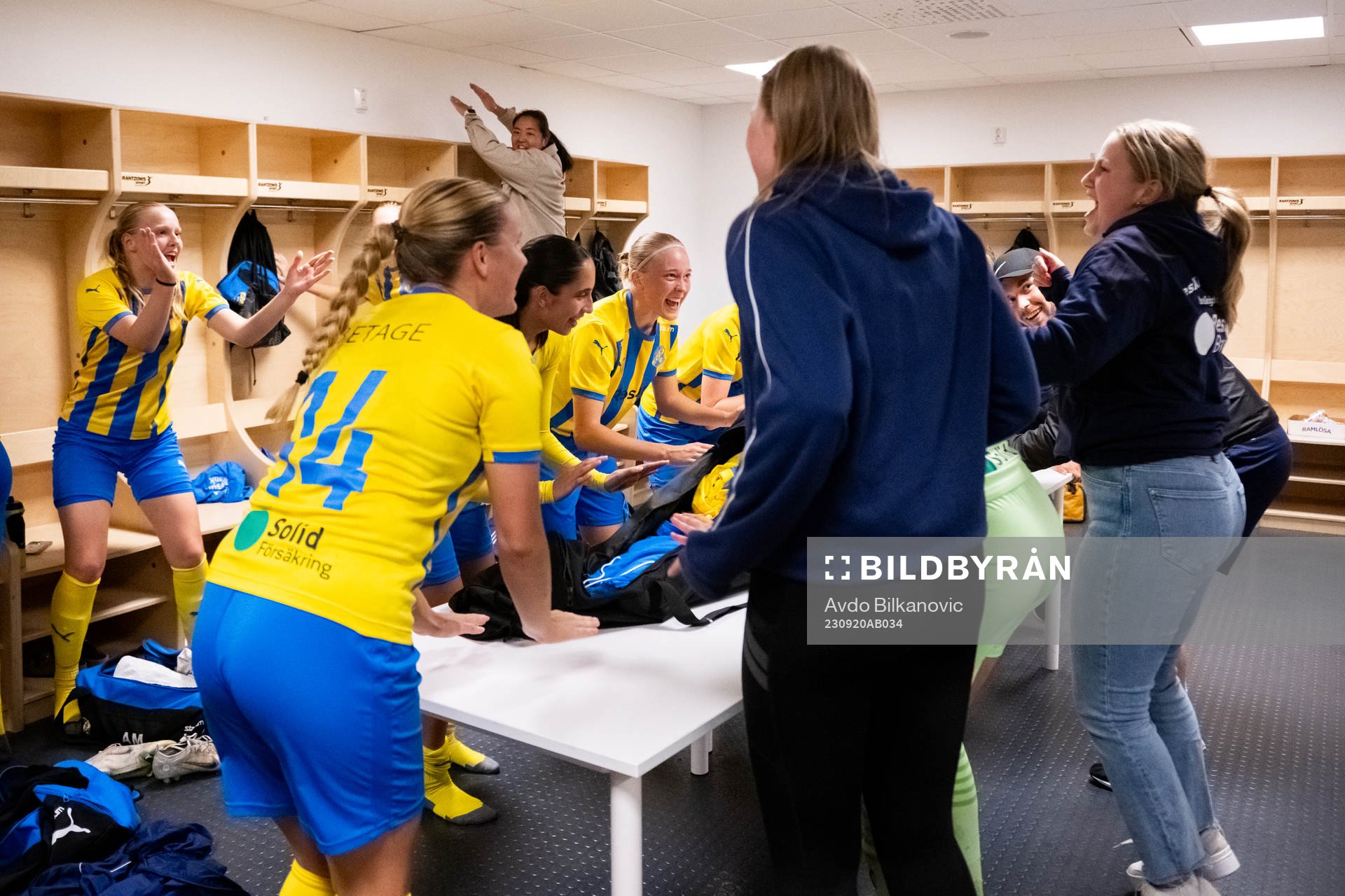 Eskilsminnes spelare jublar