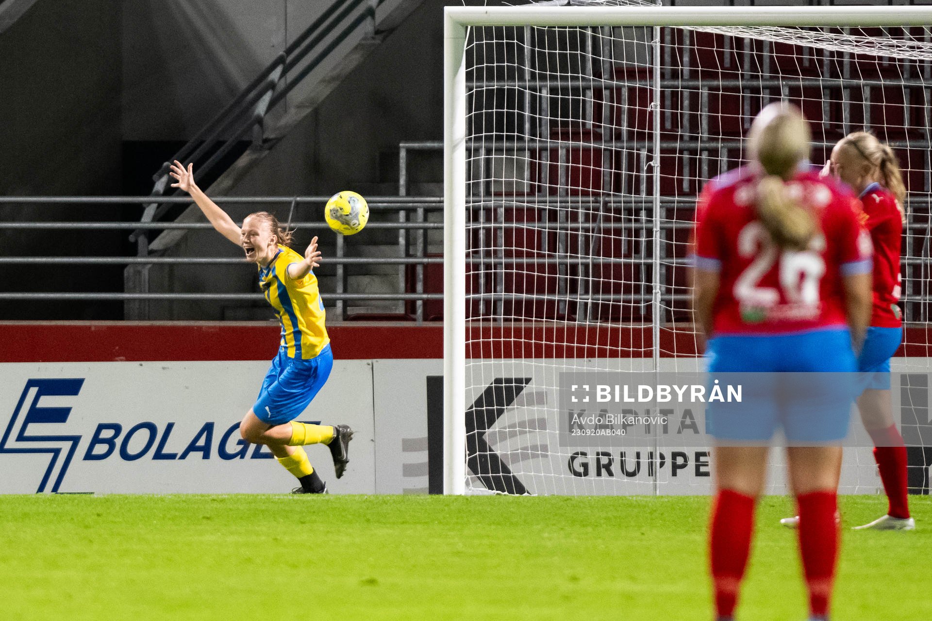 Eskilsminnes Julia Hammons jublar