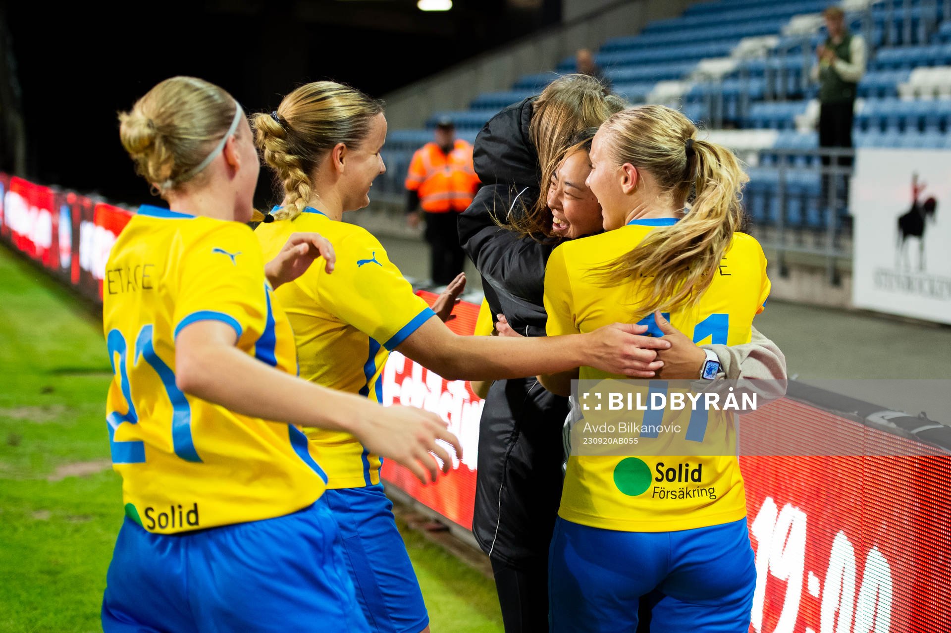 Eskilsminnes spelare jublar