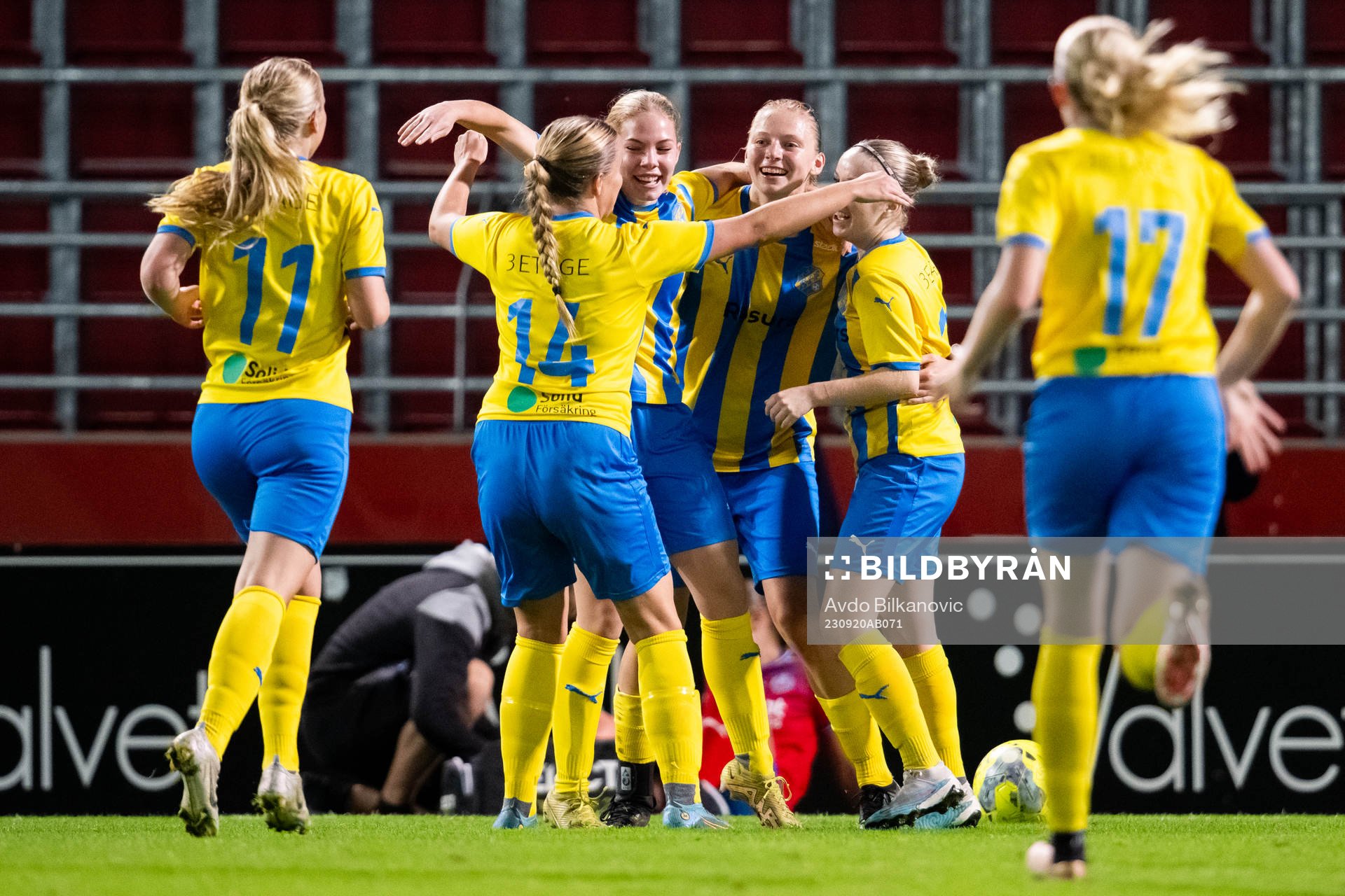Eskilsminnes Julia Hammons jublar
