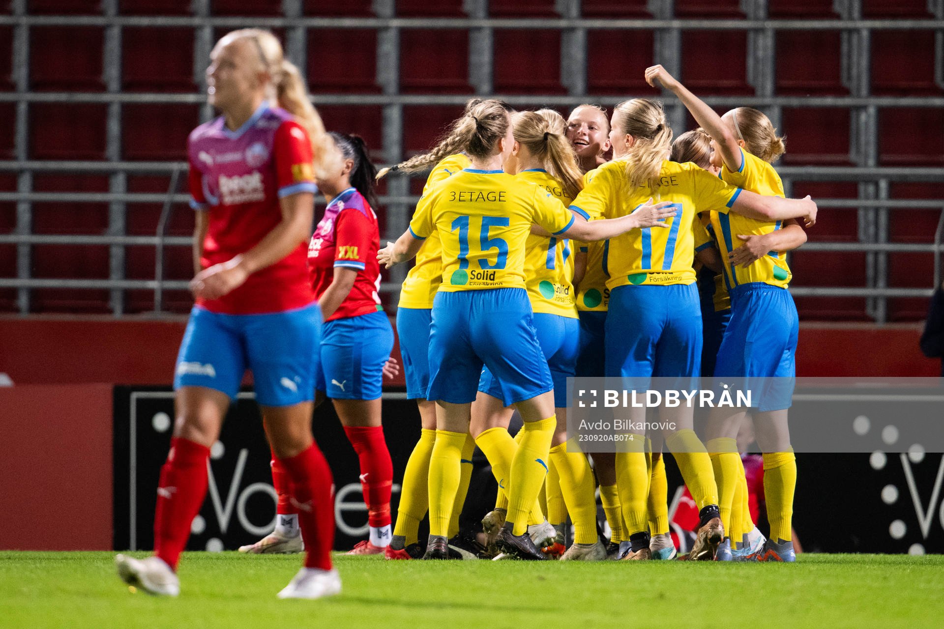 Eskilsminnes Julia Hammons jublar