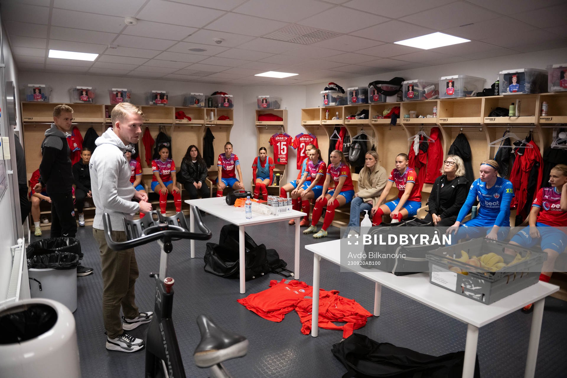 Helsingborgs tränare Kristoffer Schönbeck osh spelare