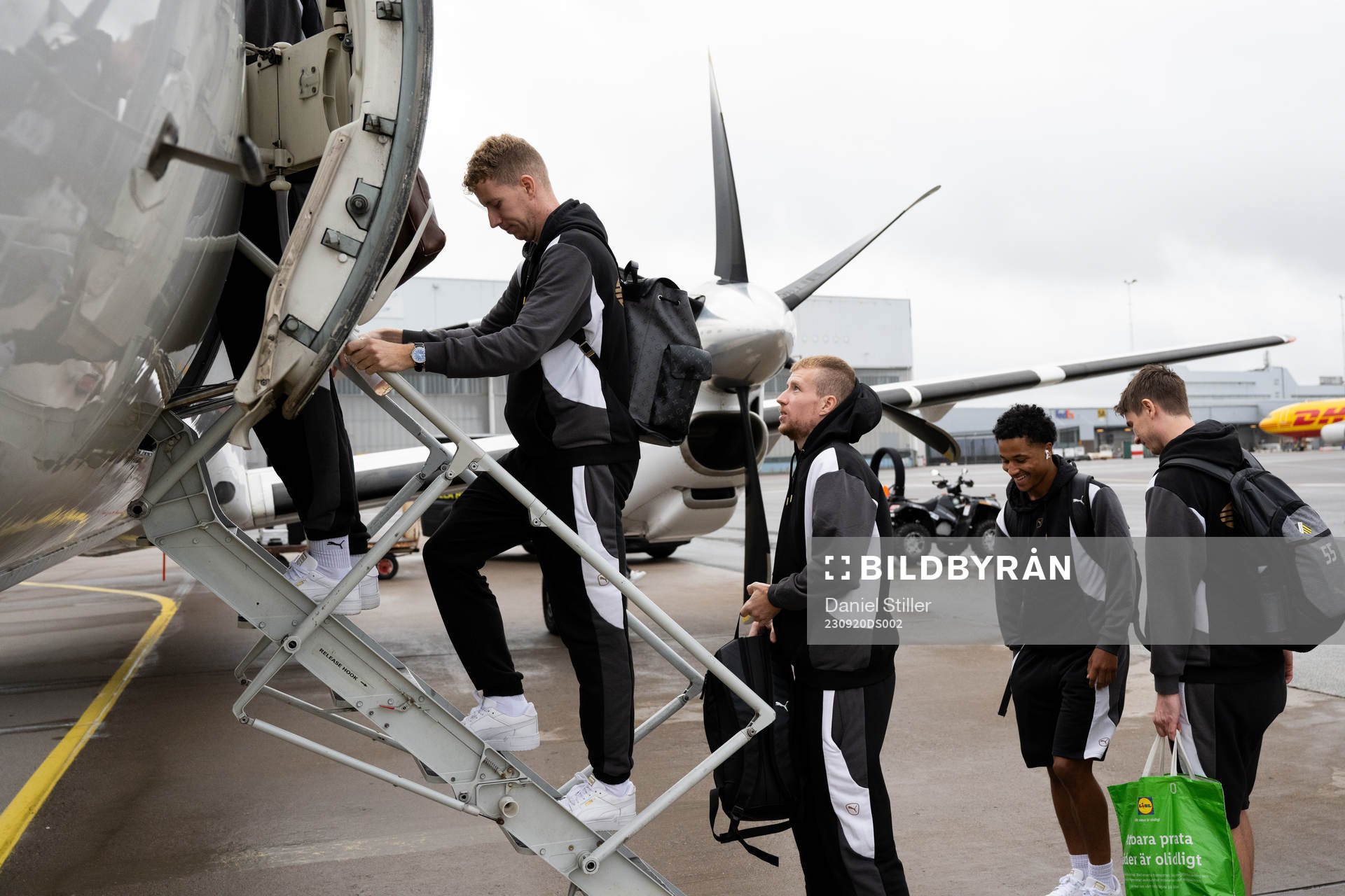 Samuel and Simon Gustafson of Häcken about to board the