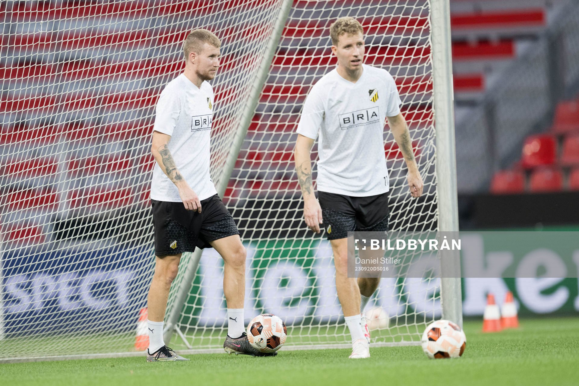 Simon Gustafson and Samuel Gustafson of Häcken Surinams a