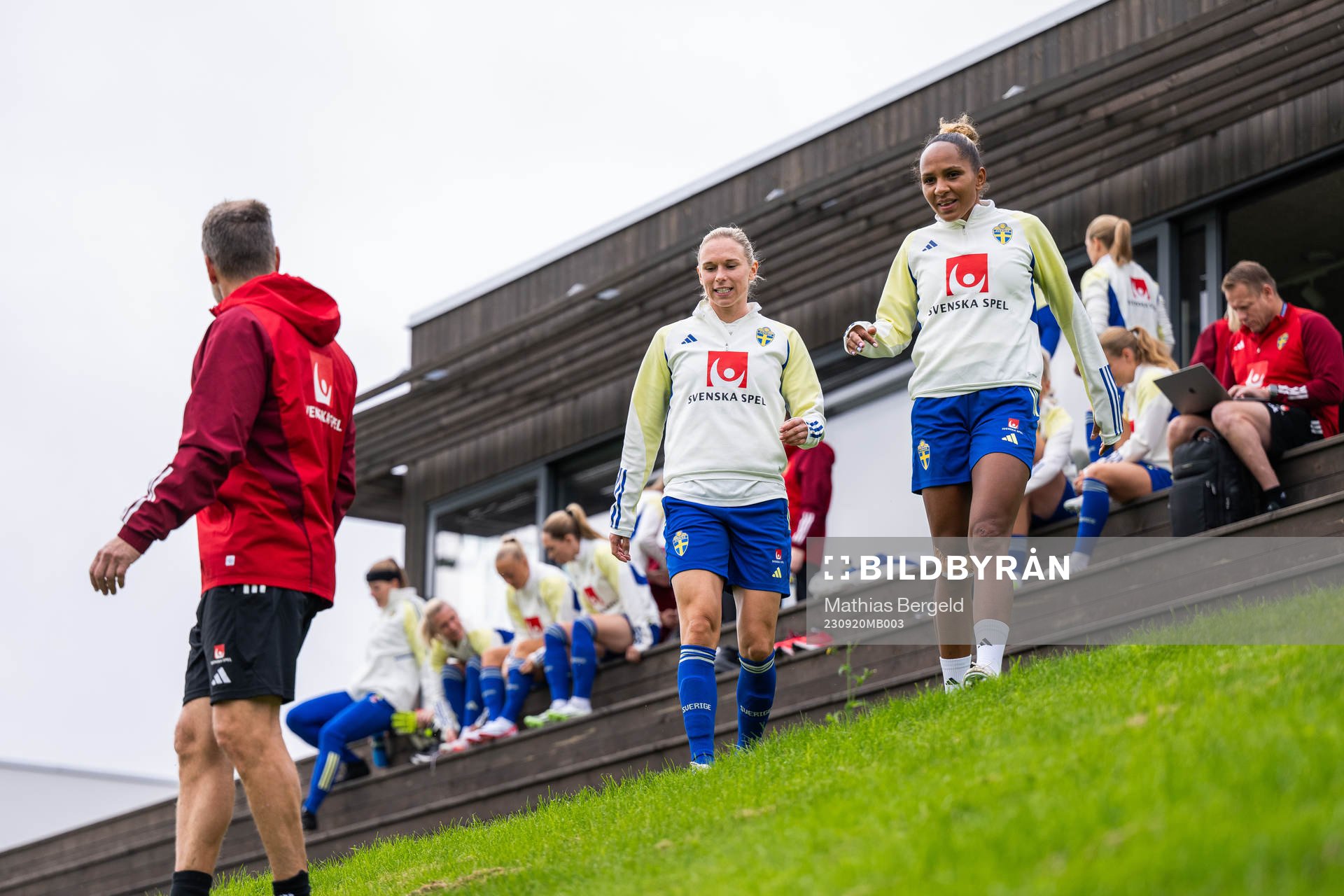 Jonna Andersson aand Madelen Janogy