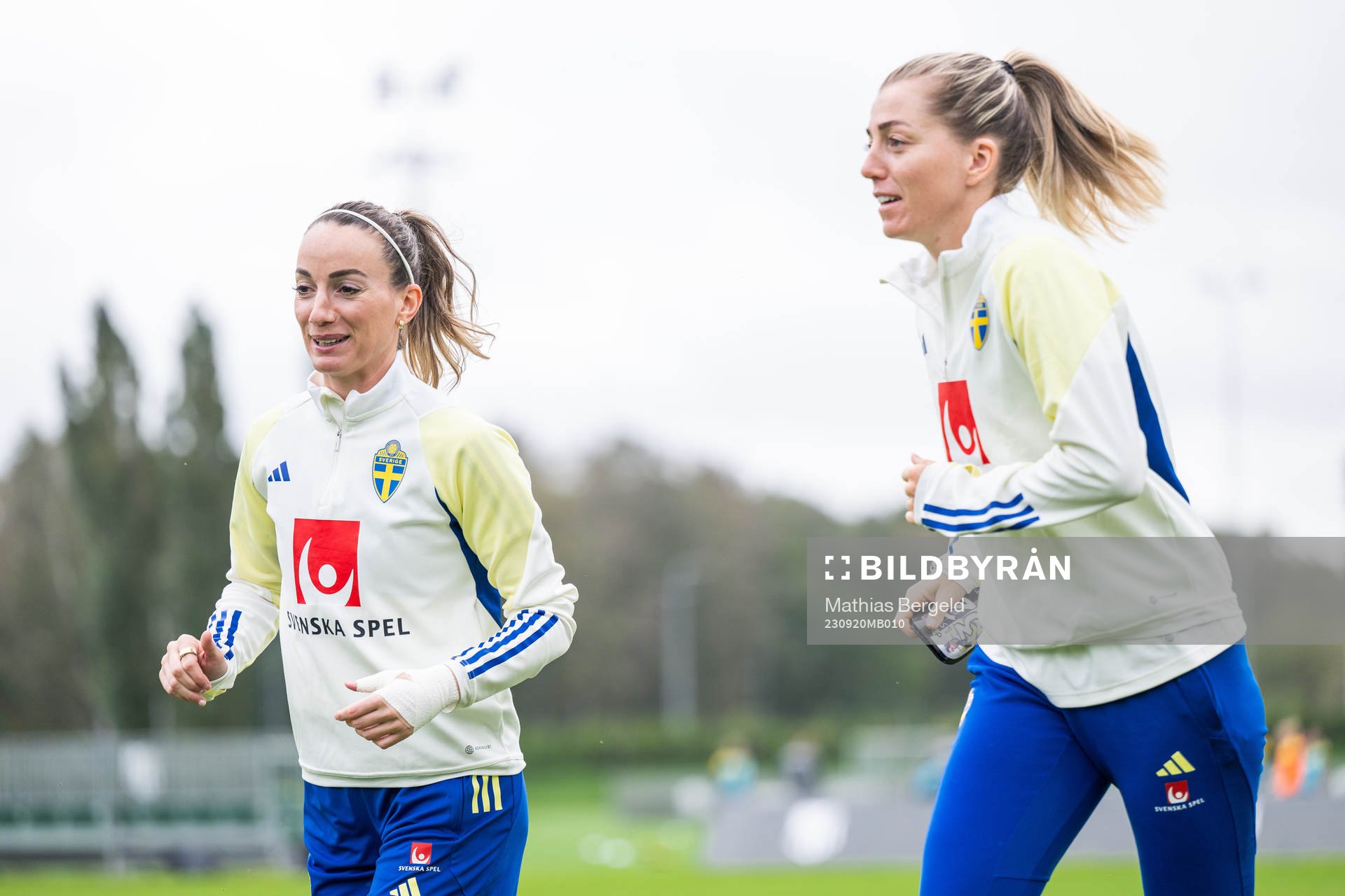 Kosovare Asllani and Linda Sembrant