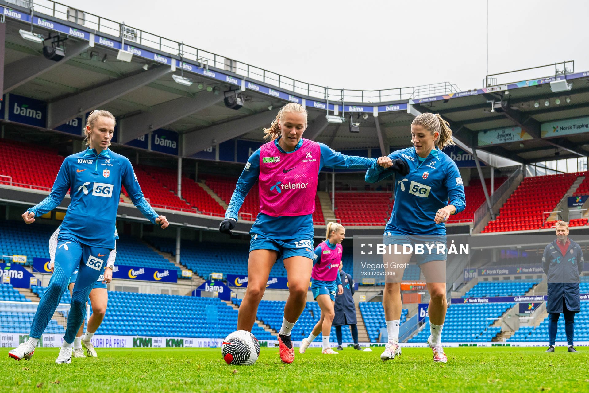 Caroline Graham Hansen, Frida Maanum and Maren Mjelde of