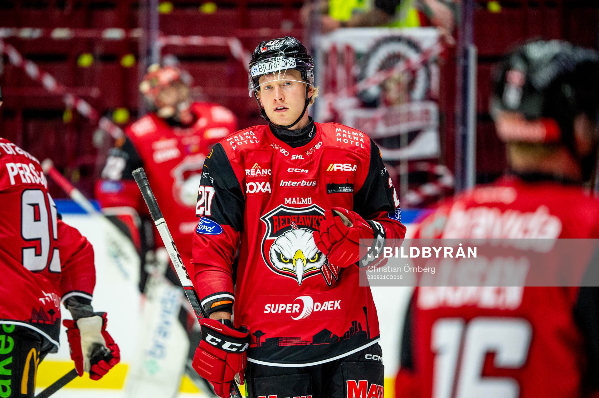 Malmö Redhawks Thomas Berg Paulsen värmer upp innan