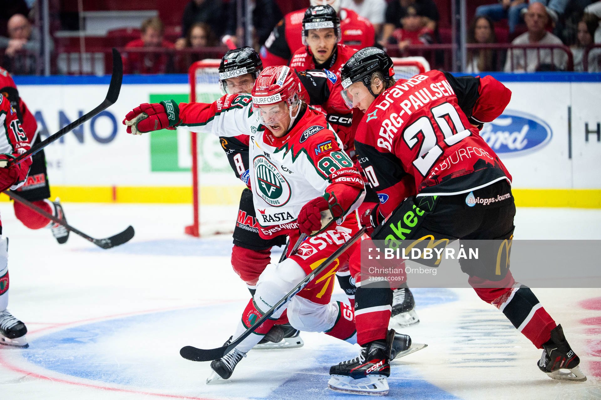 Frölundas Malte Strömwall och Malmö Redhawks Thomas Berg
