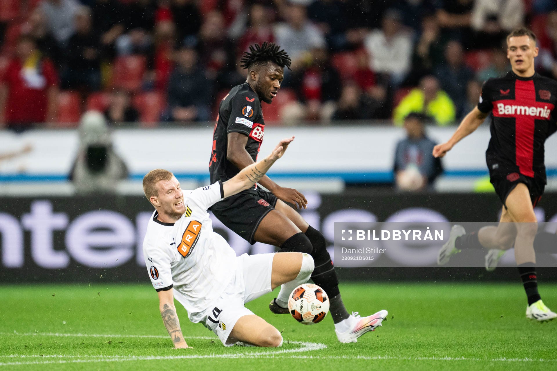 Simon Gustafson of Häcken and Edmond Tapsoba of Bayer