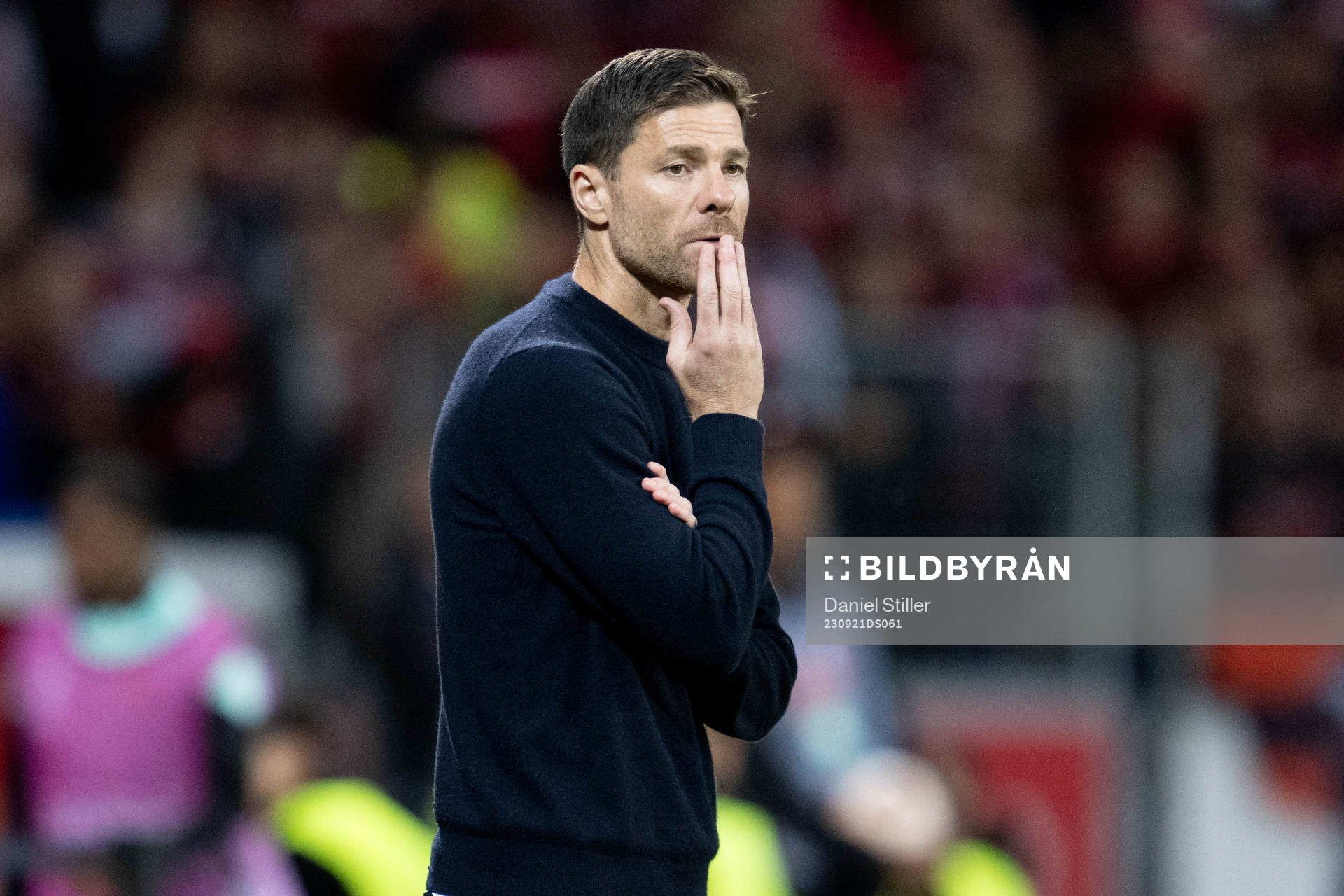 Head coach Xabi Alonso of Bayer Leverkusen