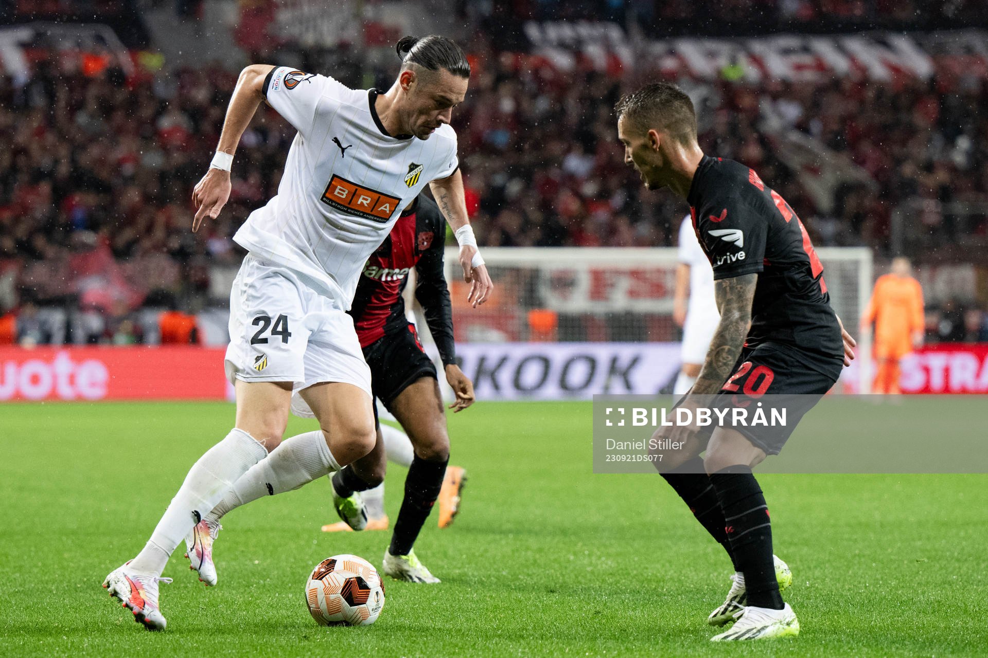 Amor Layouni of Häcken and Alejandro Grimaldo of Bayer