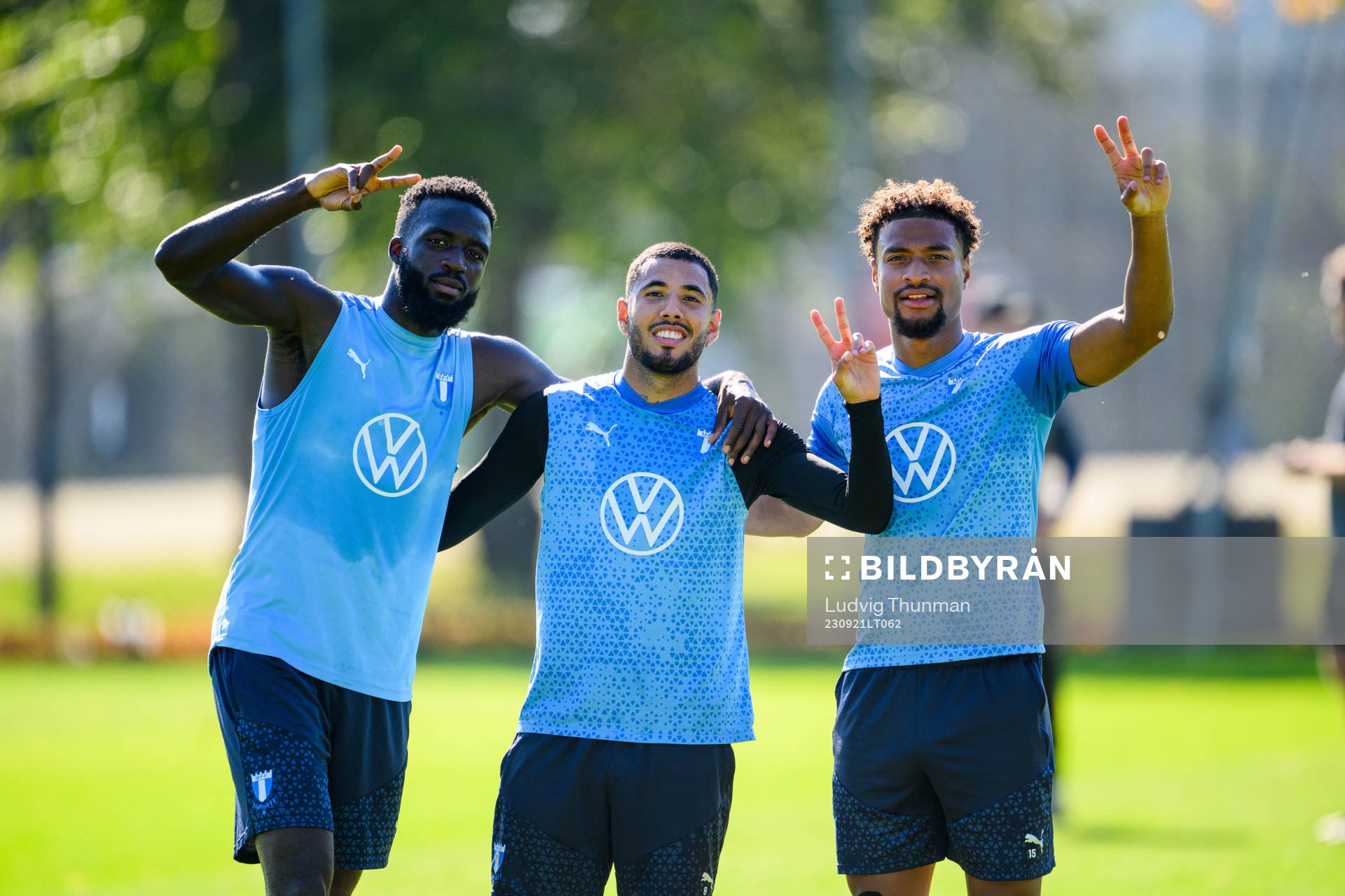 Malmö FFs Mahame Siby, Sergio Pena och Joseph Ceesay under en träning med Malmö FF den 21 september 2023 i Malmö. 