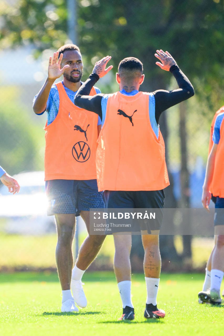 Malmö FFs Isaac Kiese Thelin och Sergio Pena