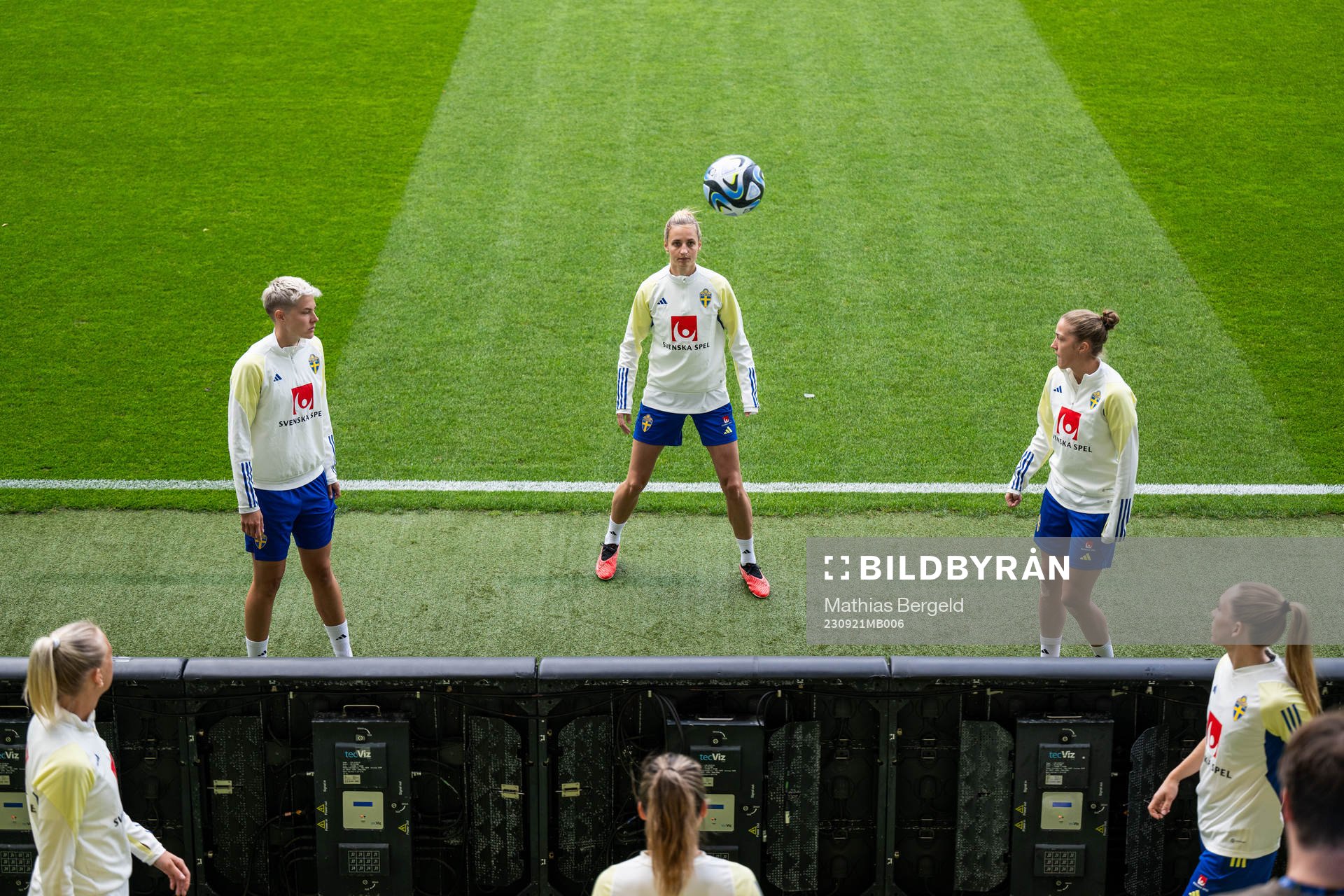 Stina Blackstenius, Lina Hurtig, Nathalie Björn and