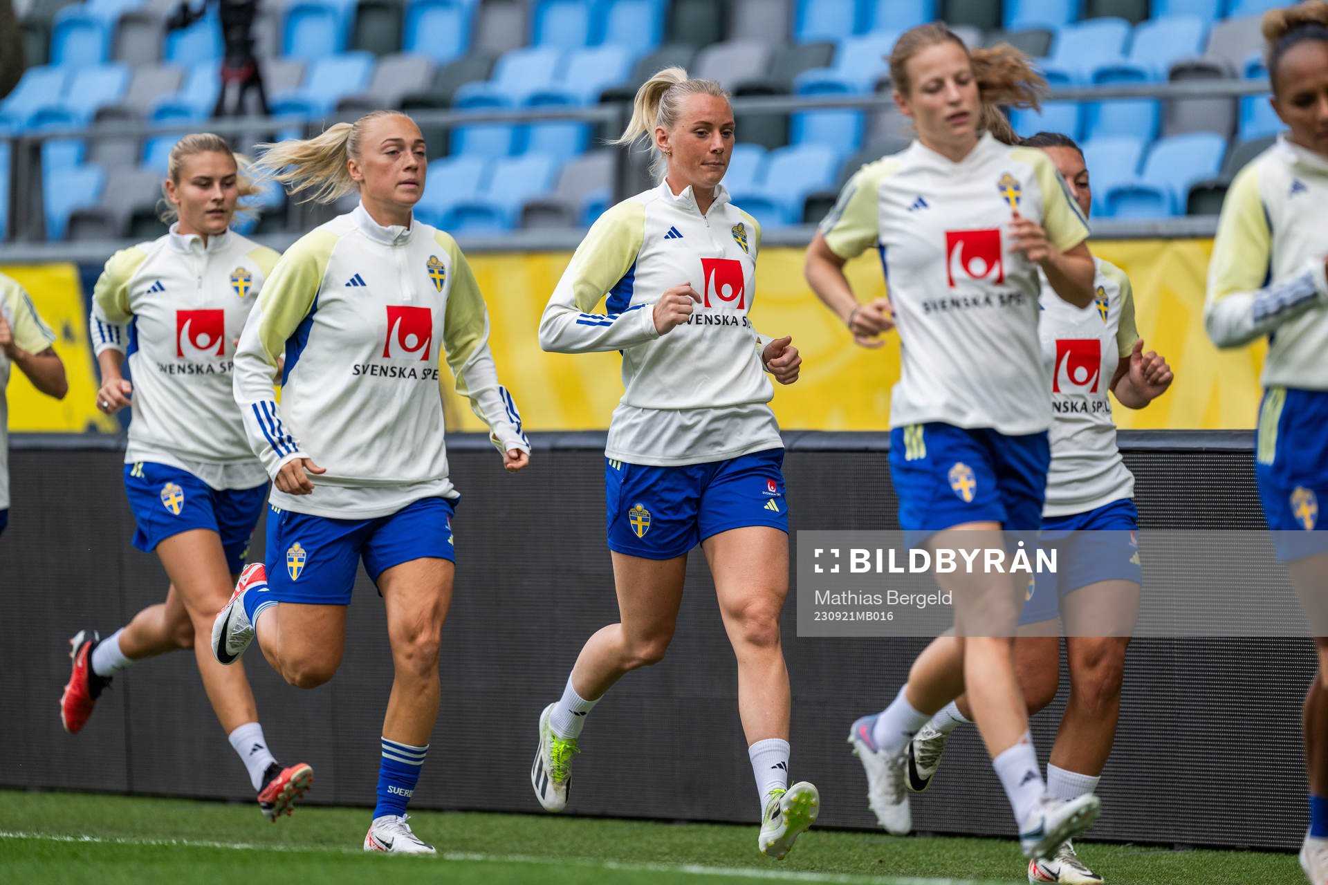 Amanda Nildén, Hanna Bennison, Stina Blackstenius and Anna