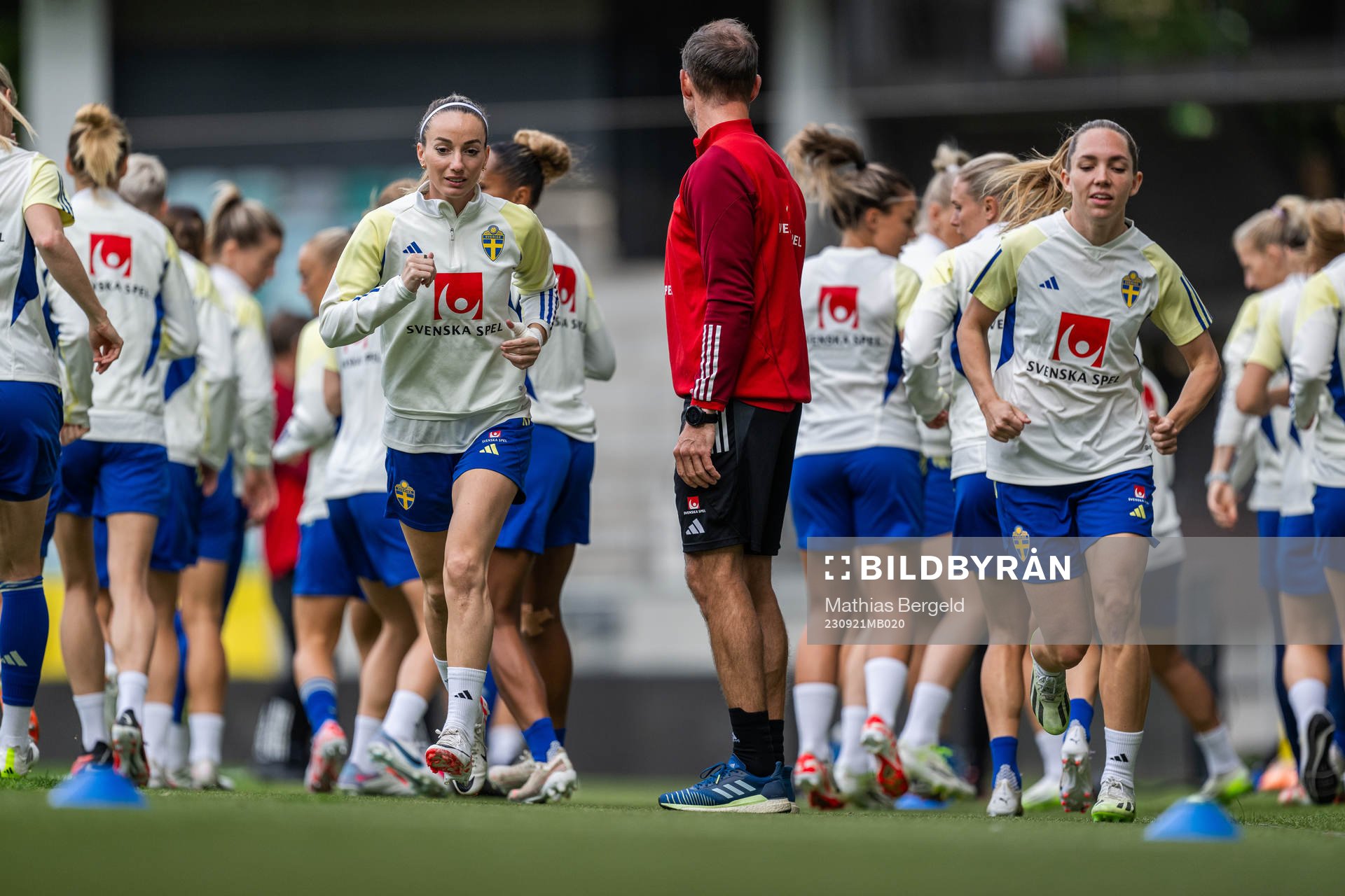 Kosovare Asllani and Elin Rubensson