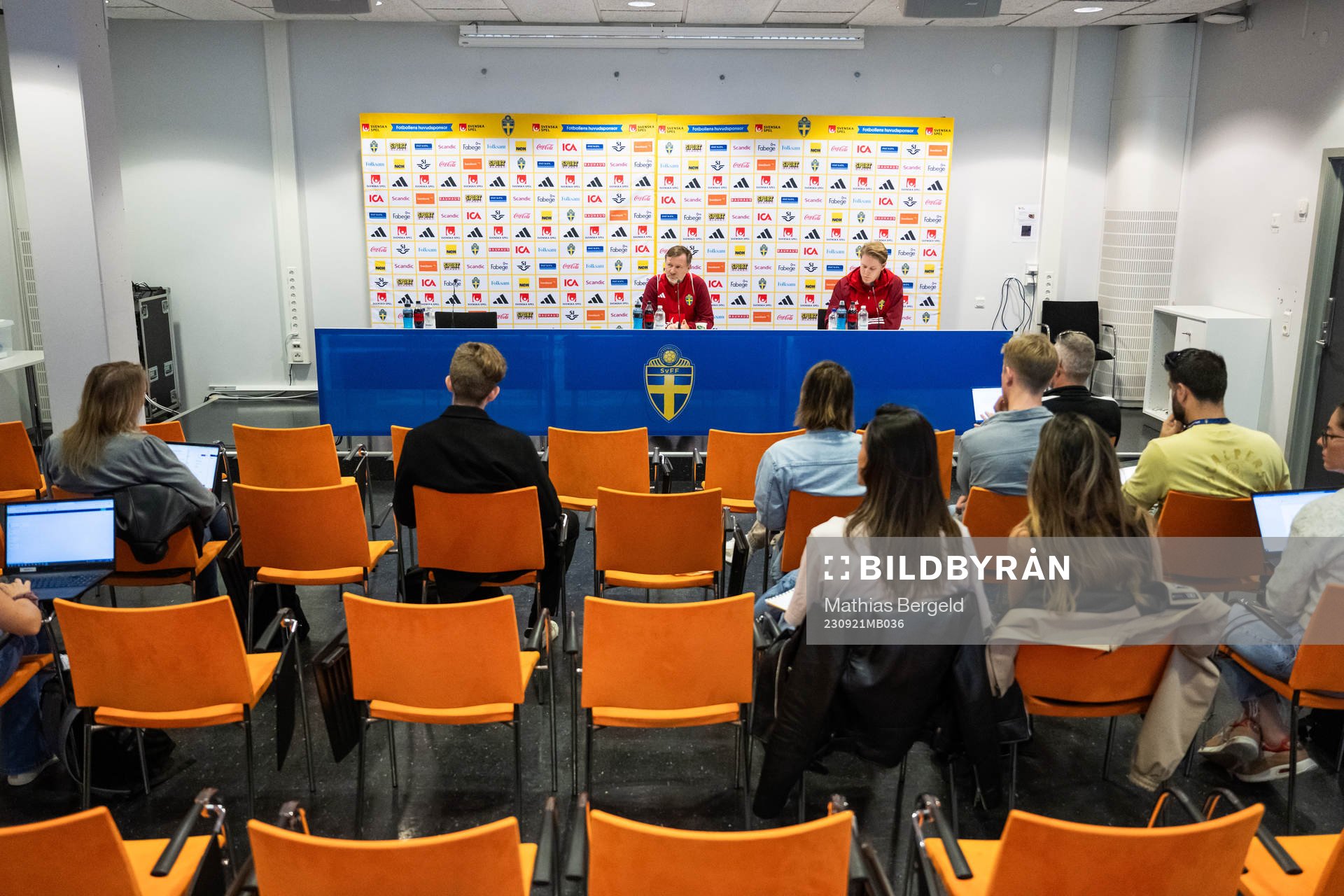 Head coach Peter Gerhardsson and press officer Fredrik