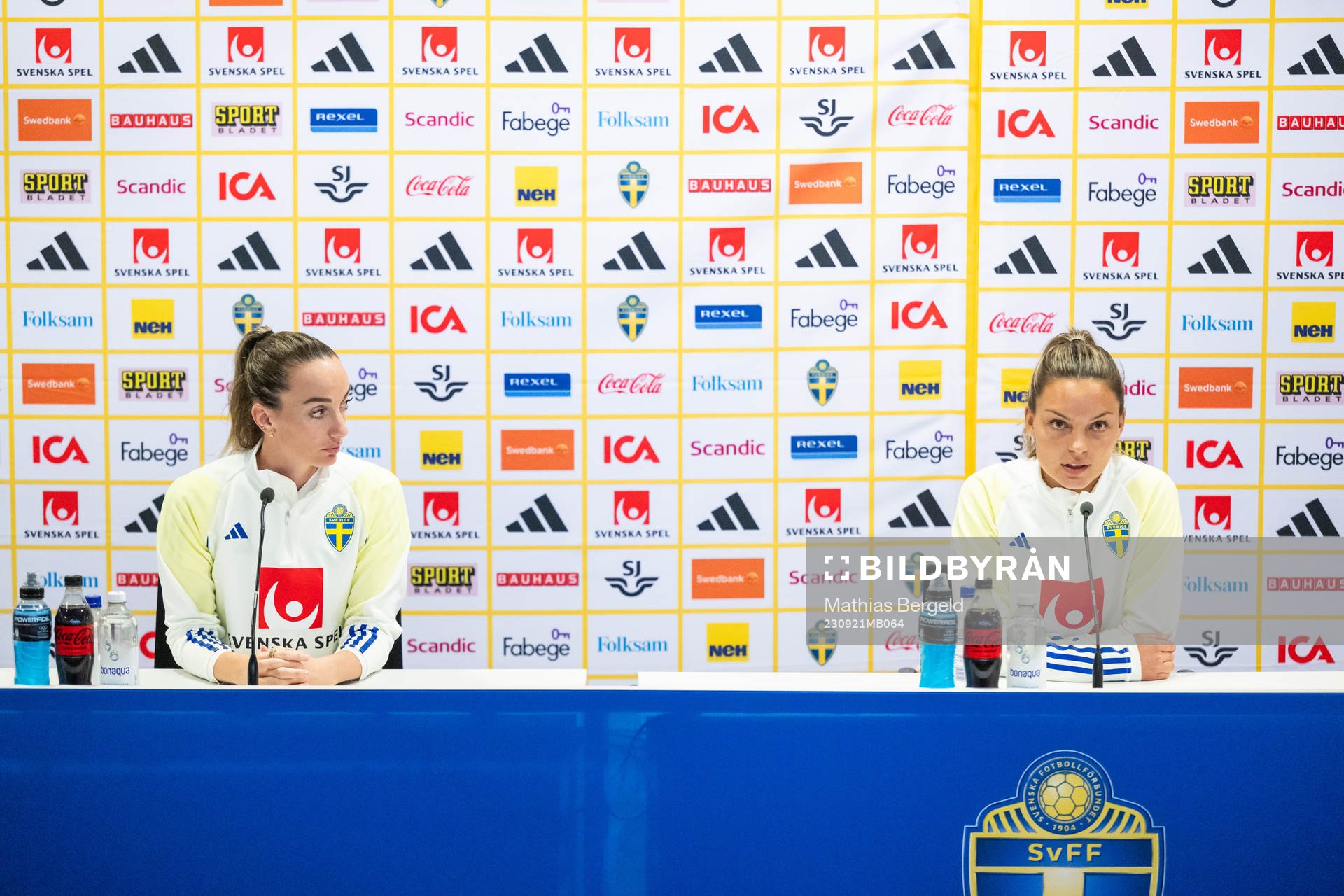 Kosovare Asllani and Johanna Rytting Kaneryd
