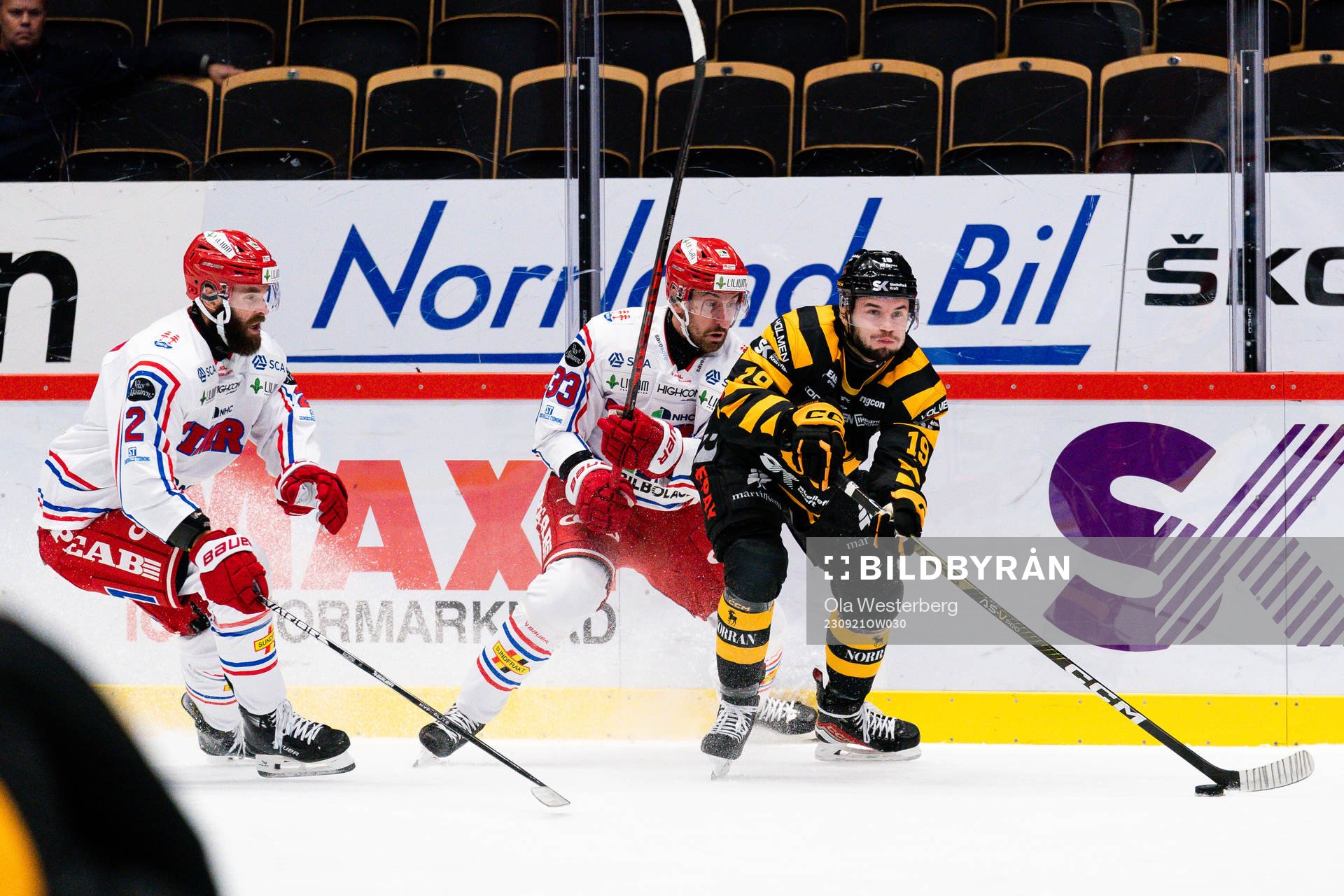 Timrås Albin Lundin och Skellefteås Martins Dzierkals