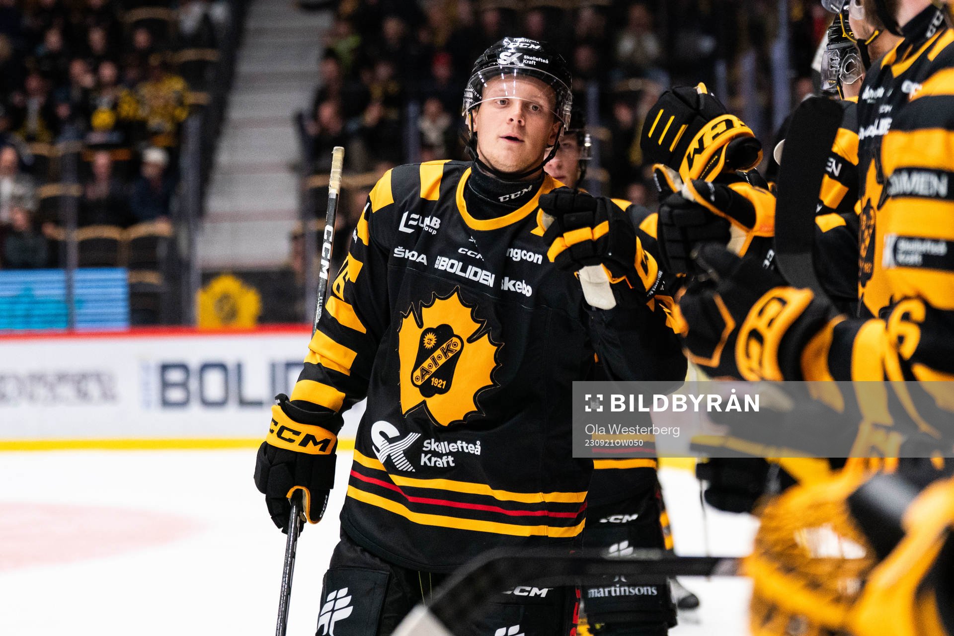 Skellefteås Linus Lindström jublar