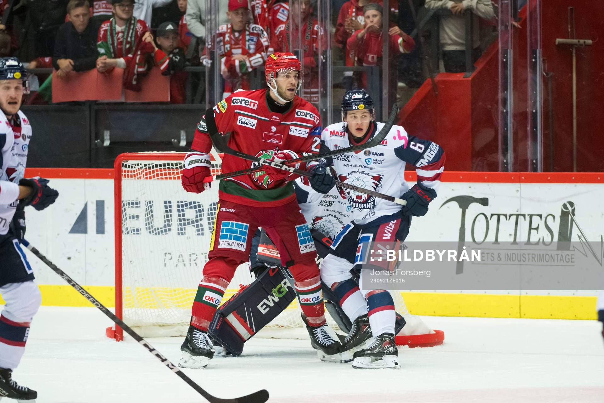 MoDos Sam Vigneault och Linköpings Mattias Hävelid