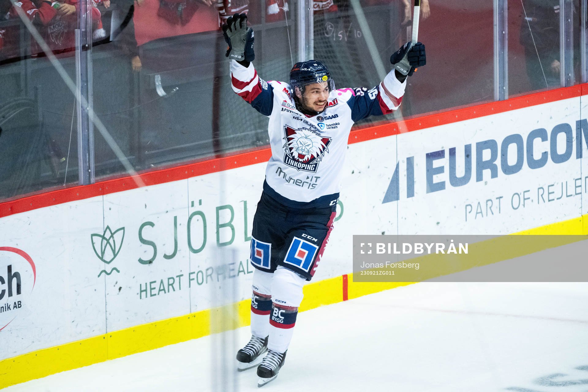 Linköpings Ty Rattie jublar