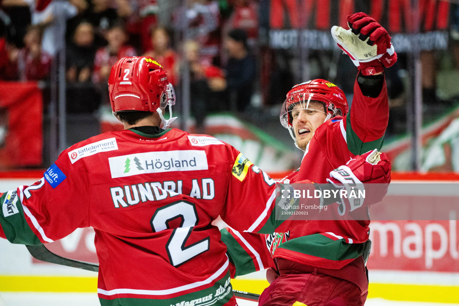 MoDos Johan Södergran jublar med David Rundblad