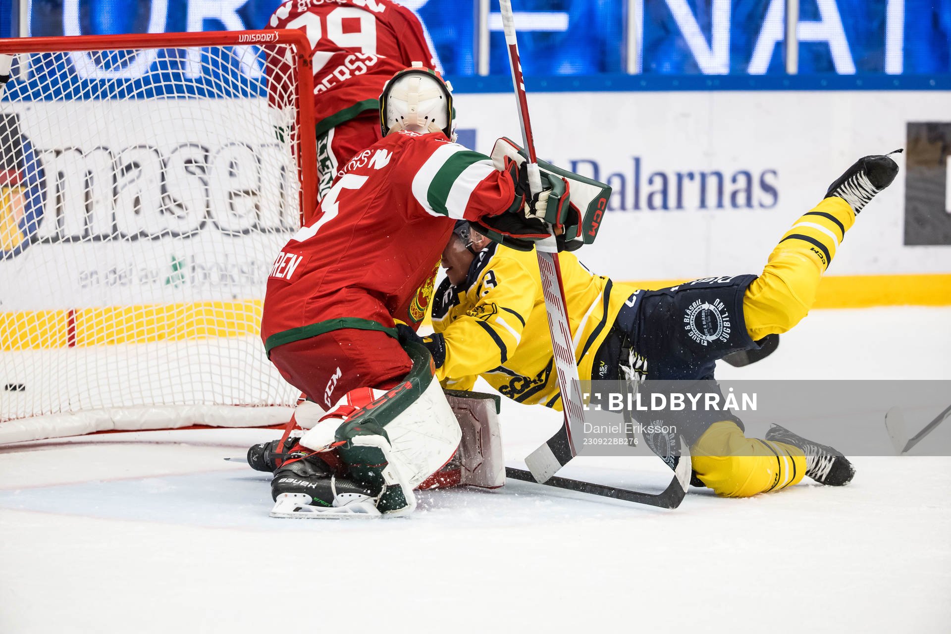 Moras målvakt Andreas Ljunggren och Södertäljes Filiph