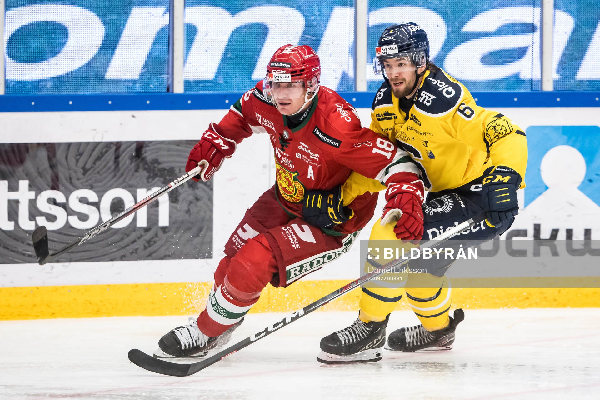 Moras Henrik Eriksson och Södertäljes Olli Vainio