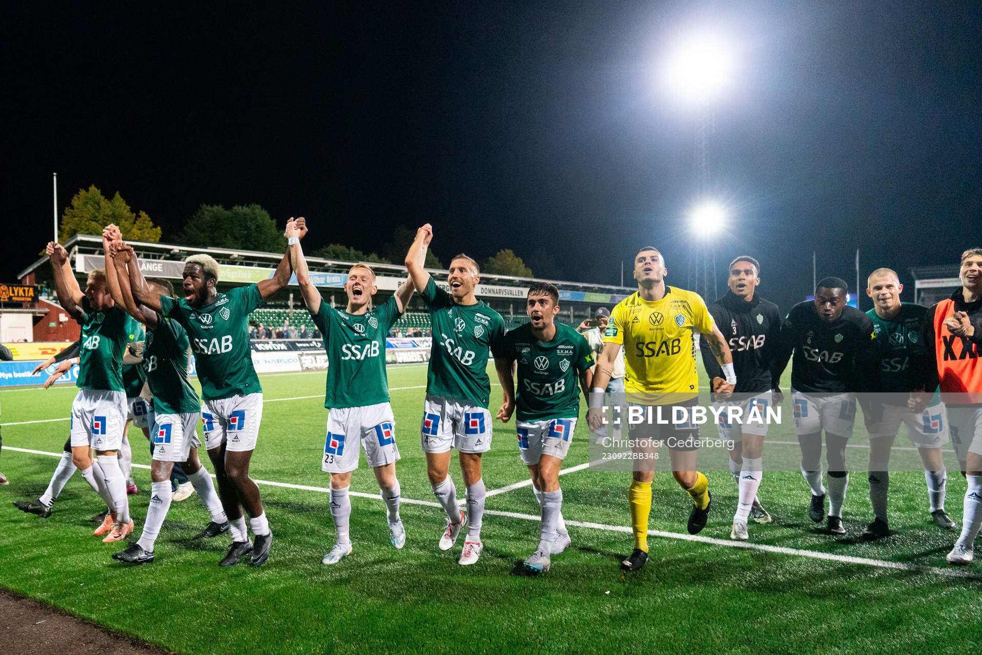 Brages spelare jublar