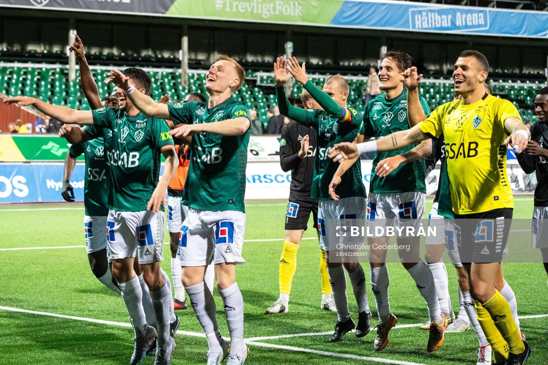 Brages spelare jublar