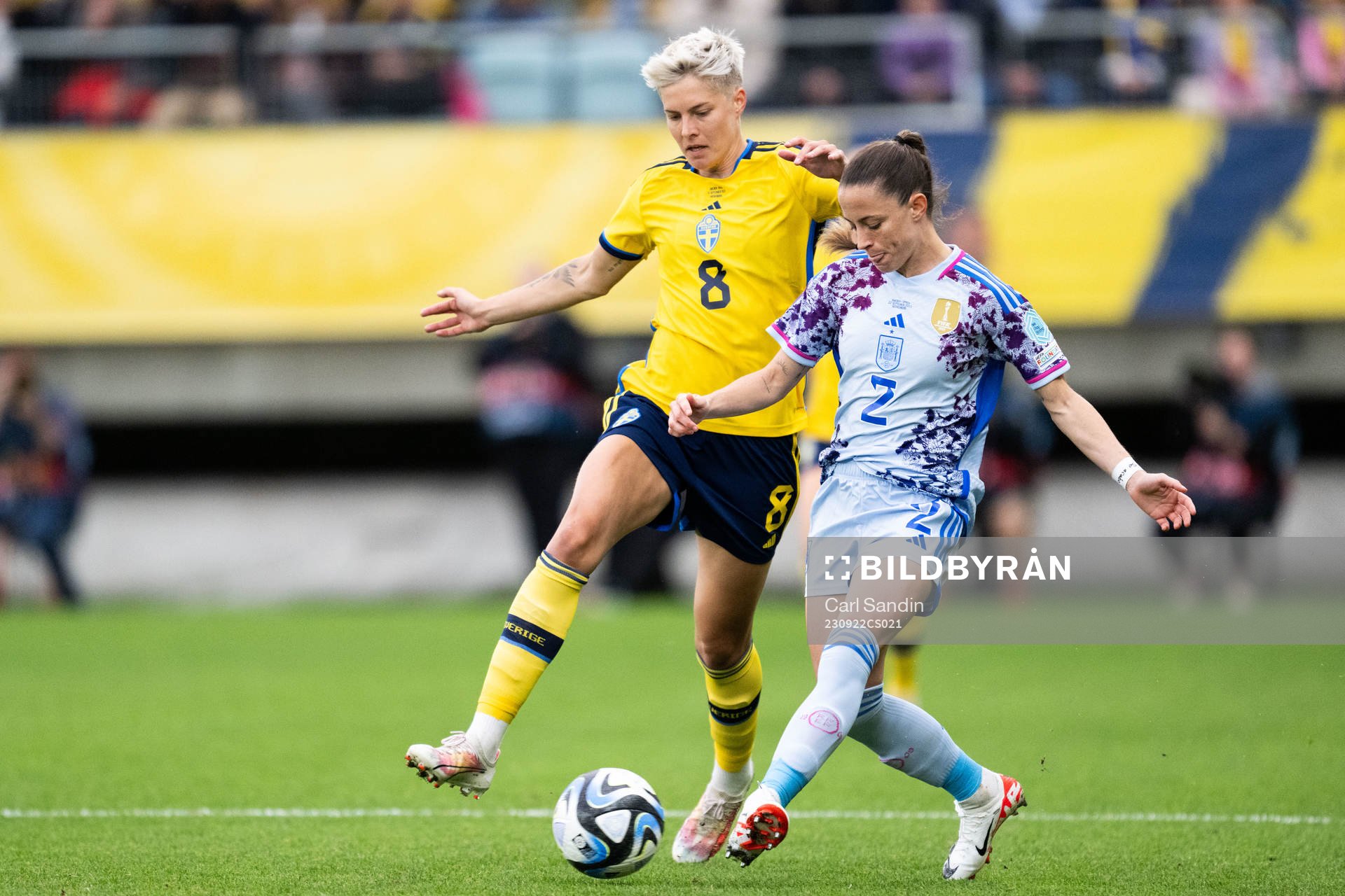 Lina Hurtig of Sweden and Ona Batlle of Spain