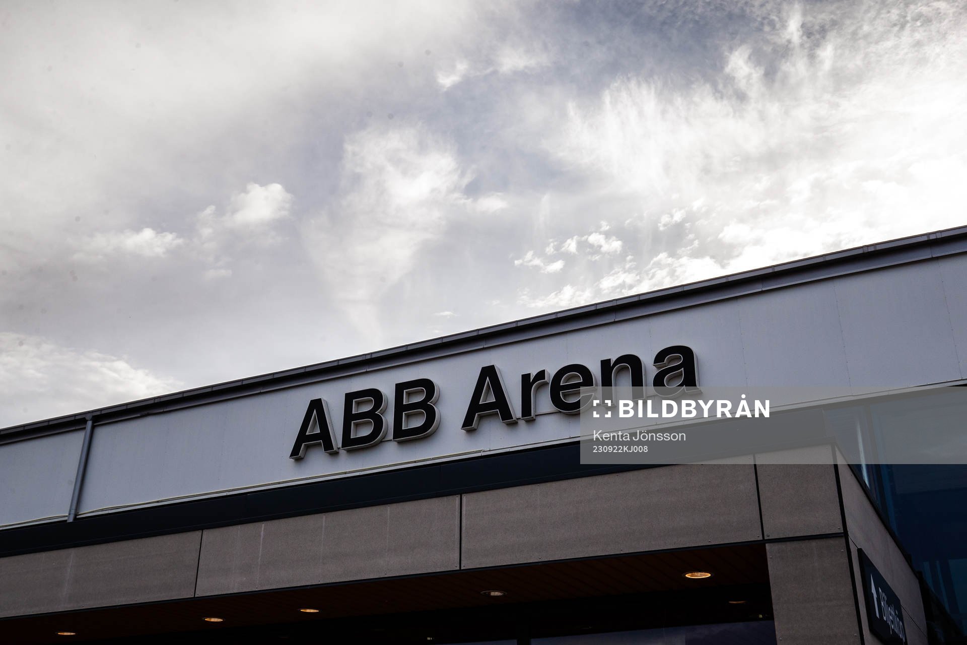 En skylt ovanför entrén till ABB Arena Nord