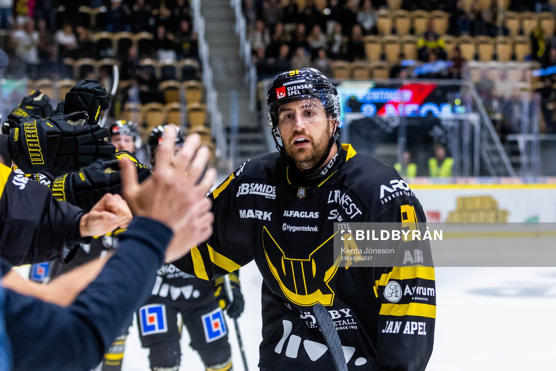 Västerås Nicholas Hutchison jublar