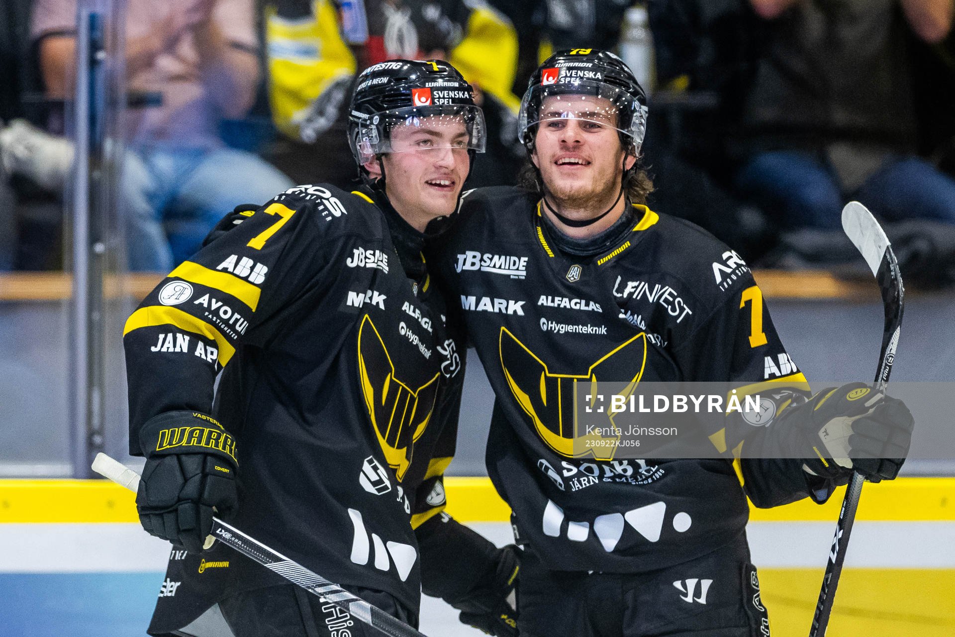 Västerås Hannes Hellberg (v) jublar med Gabriel Kangas (h)