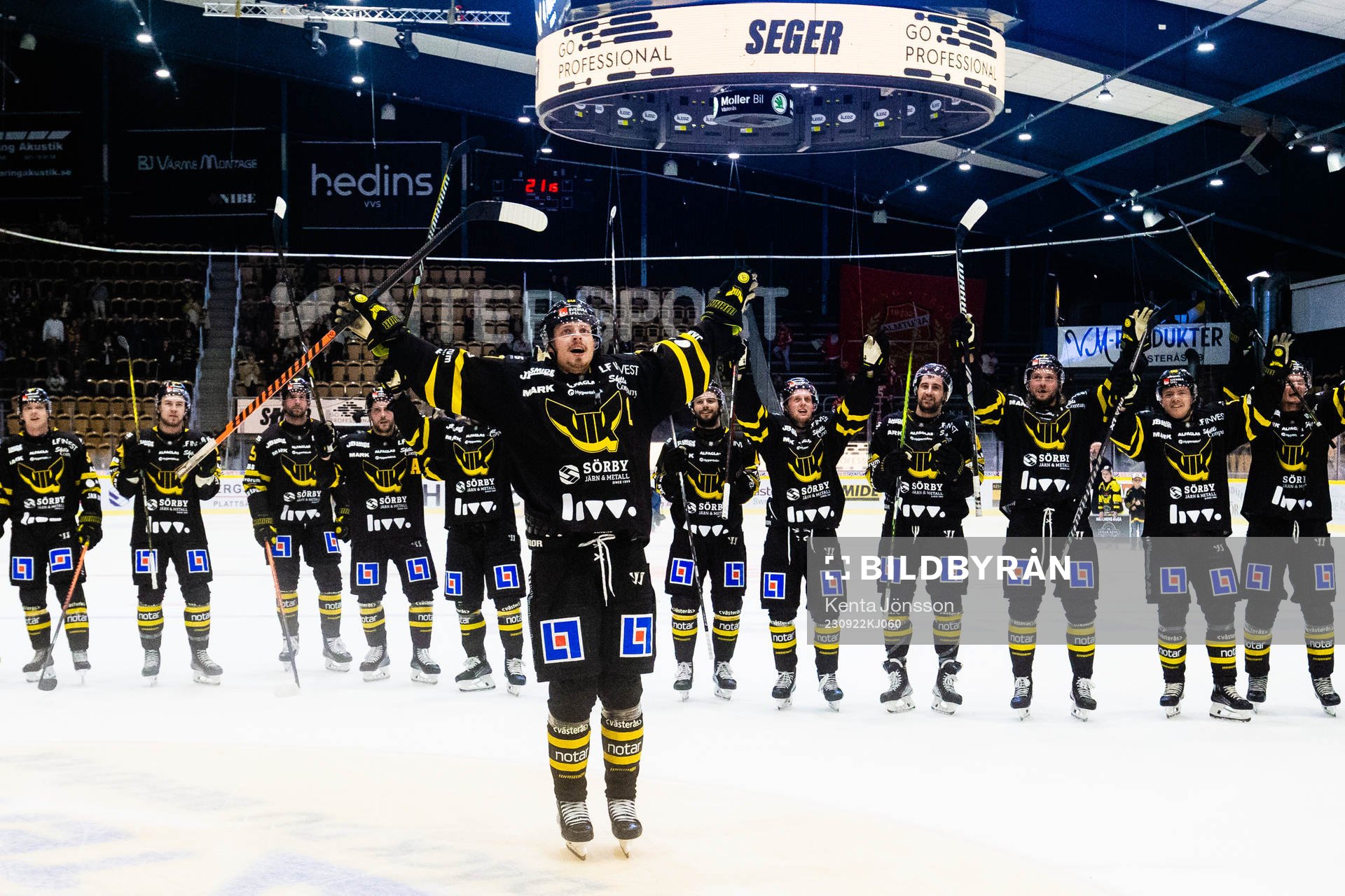 Västerås Jimmie Jansson Lorek jublar med lagkamrater