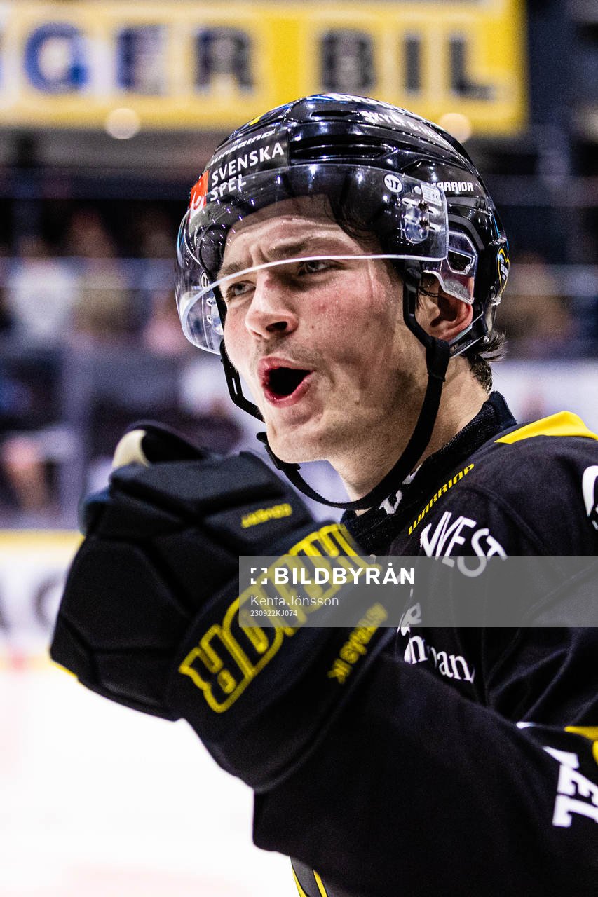 Västerås Hannes Hellberg jublar