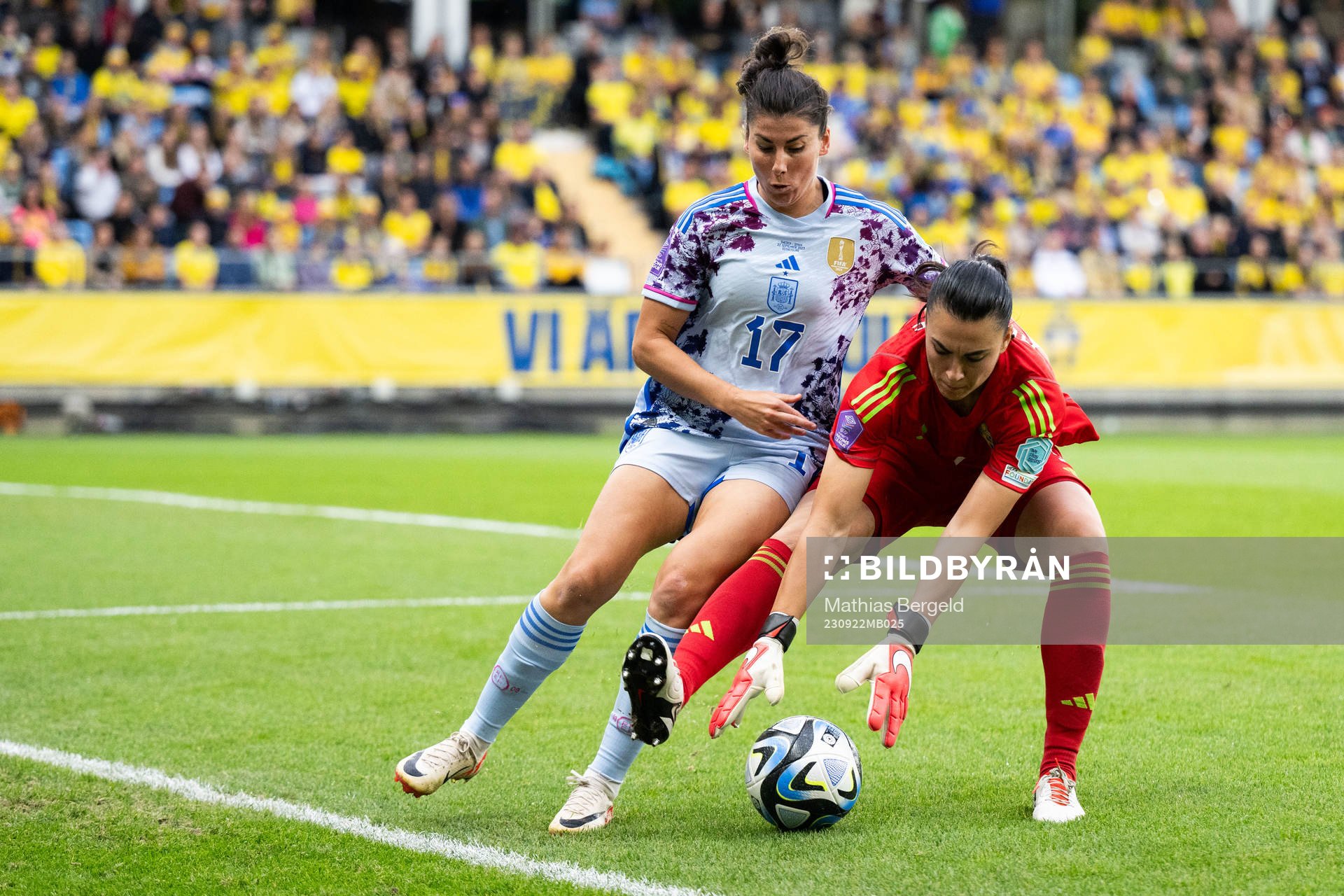 Lucía García Córdoba of Spain and goalkeeper Zecira