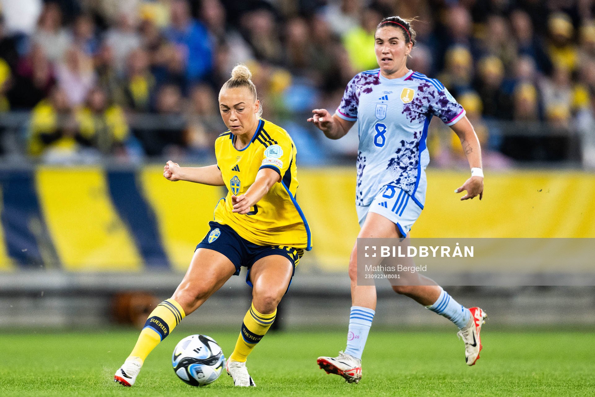 Hanna Bennison of Sweden and Mariona Caldentey of Spain