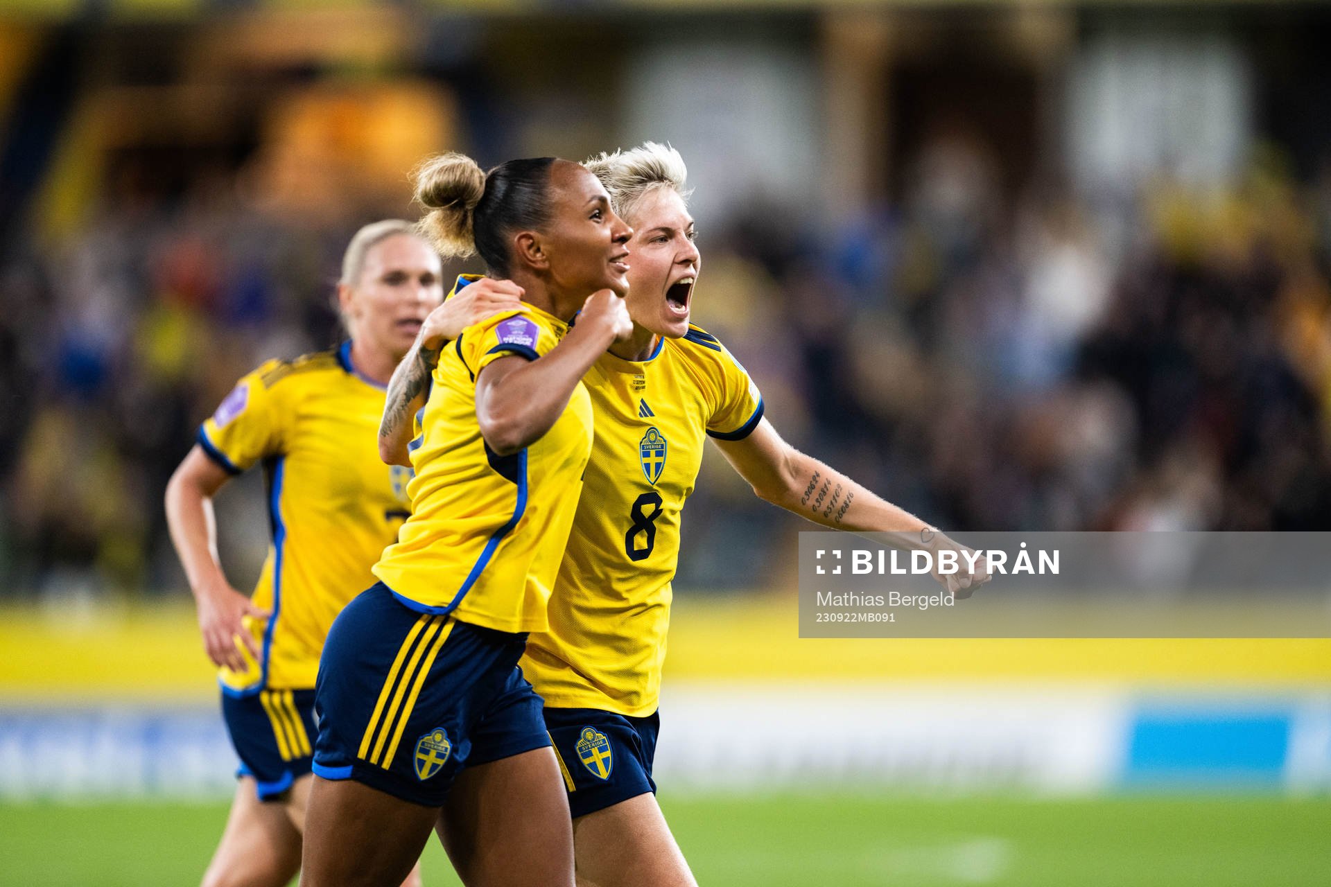 Lina Hurtig of Sweden celebrates with Madelen Janogy after 2-2 during the Nations League football match between Sweden and Spain on September 22, 2023 in Gothenburg. 