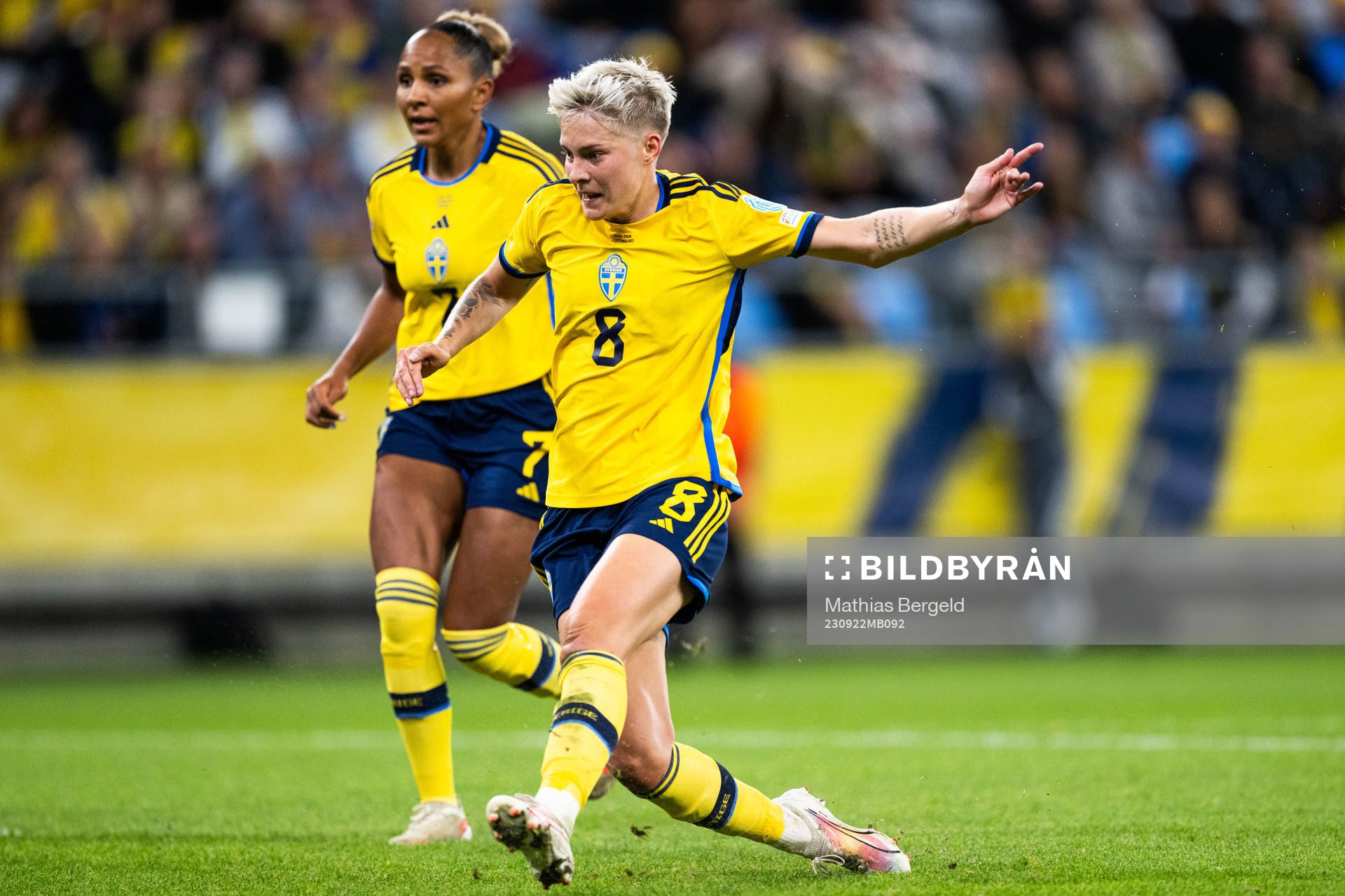 Lina Hurtig of Sweden scores 2-2