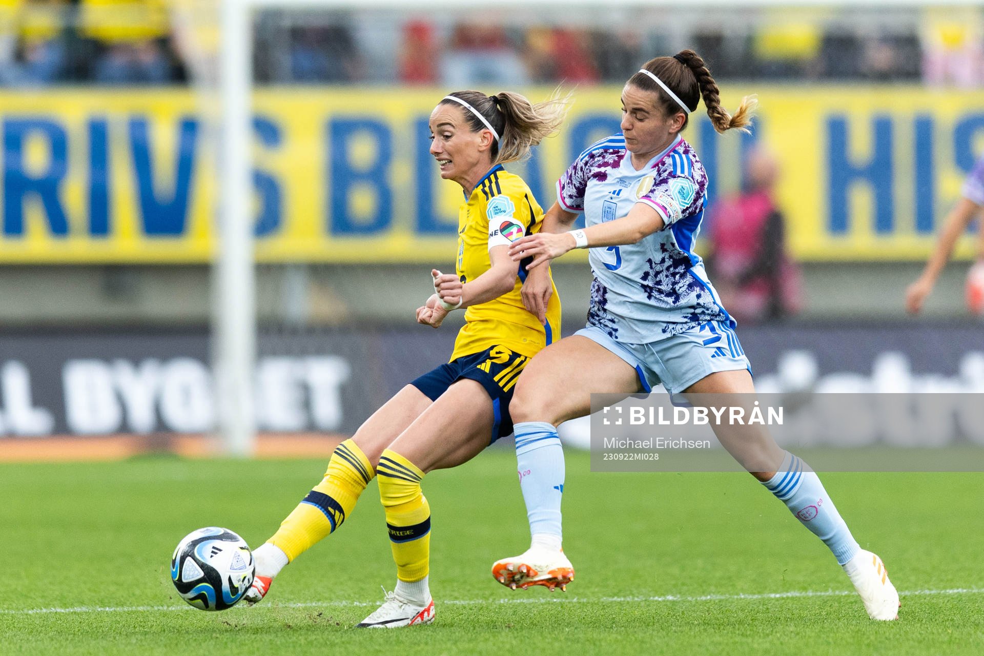 Kosovare Asllani of Sweden and Teresa Abelleira of Spain