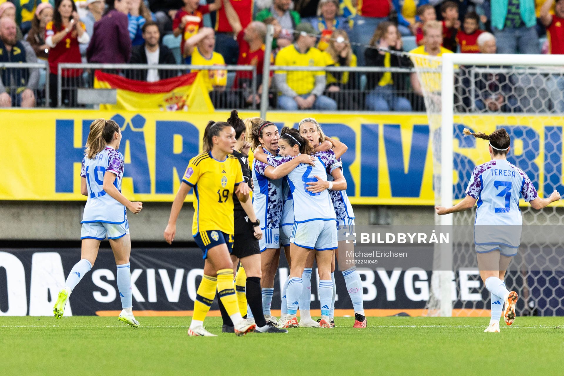 Athenea del Castillo of Spain celebrates with team mates