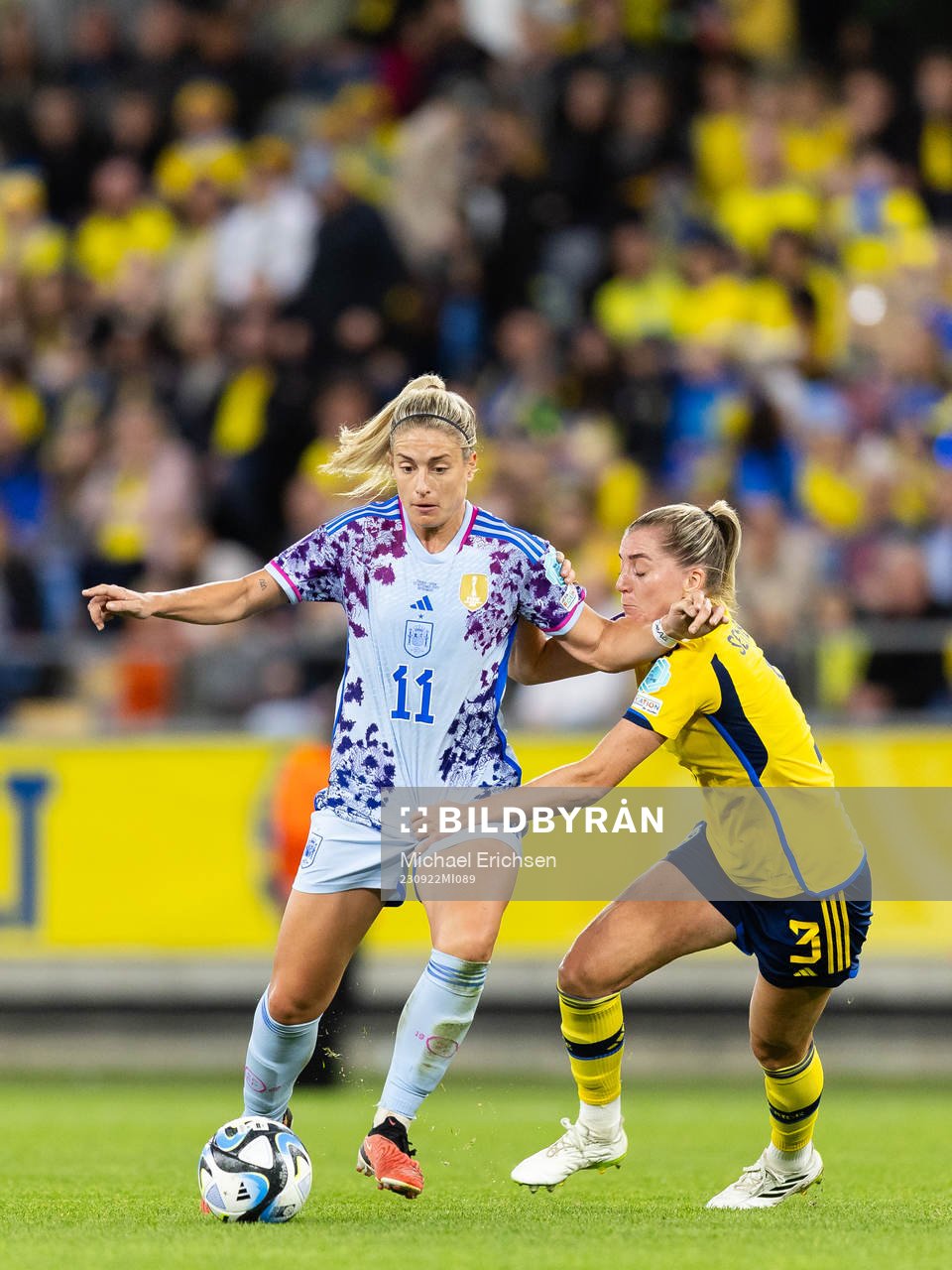 Alexia Putellas  of Spain and Linda Sembrant of Sweden