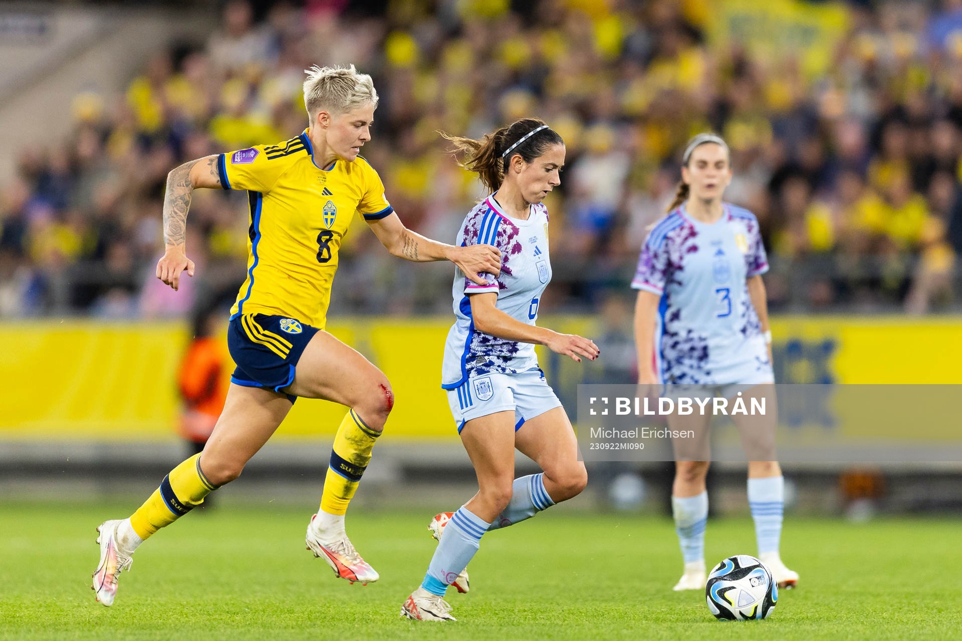 Lina Hurtig of Sweden and Aitana Bonmati of Spain