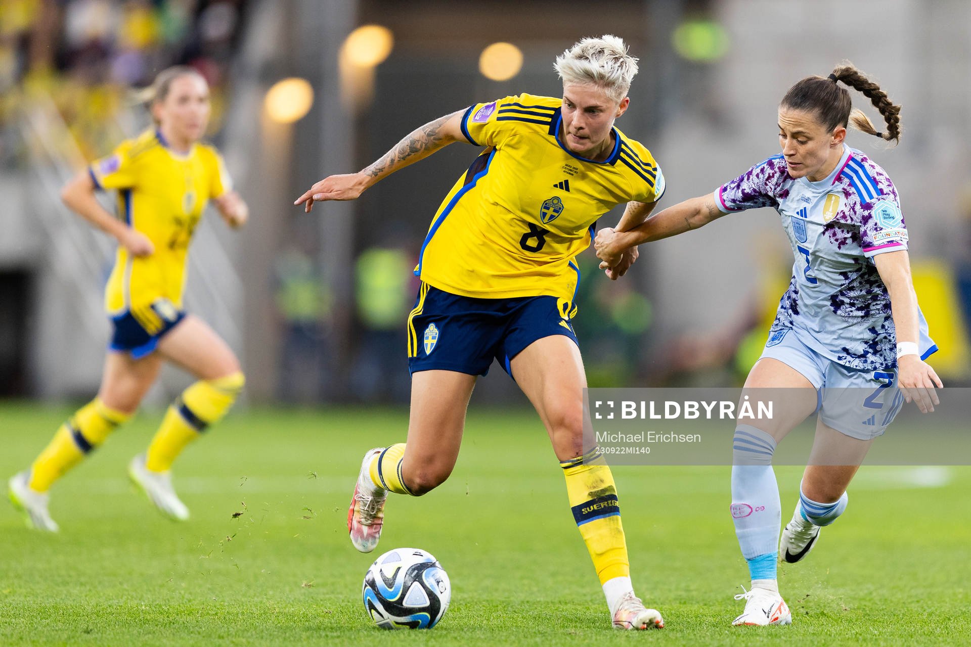 Lina Hurtig of Sweden and Ona Batlle of of Spain