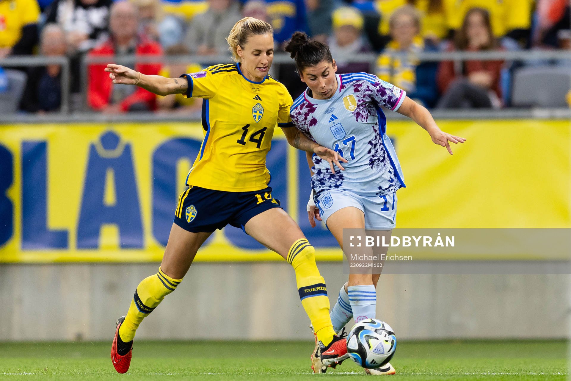 Nathalie Björn of Sweden and Lucía García Córdoba of