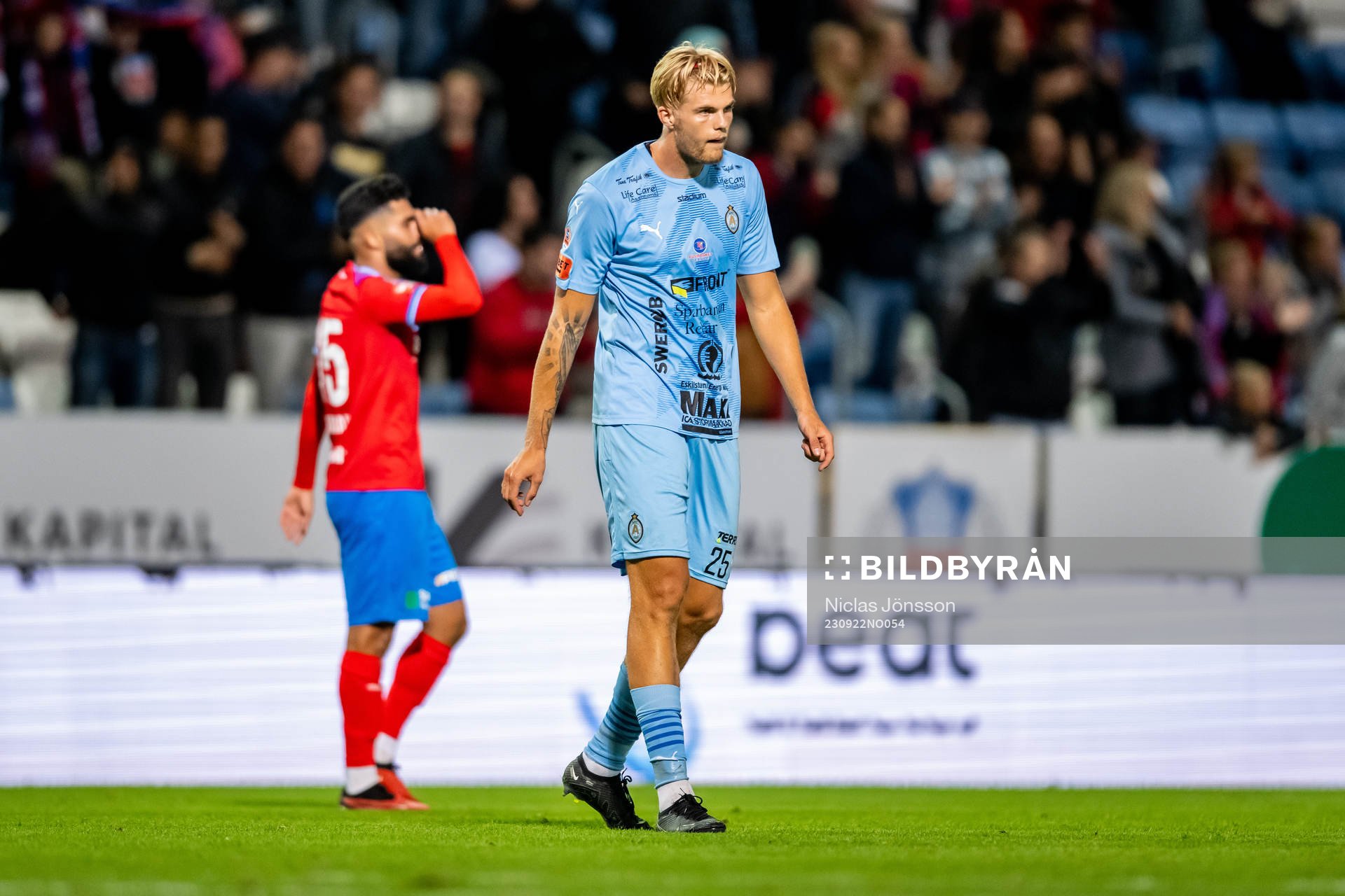 AFC Eskilstunas Mattis Adolfsson  deppar